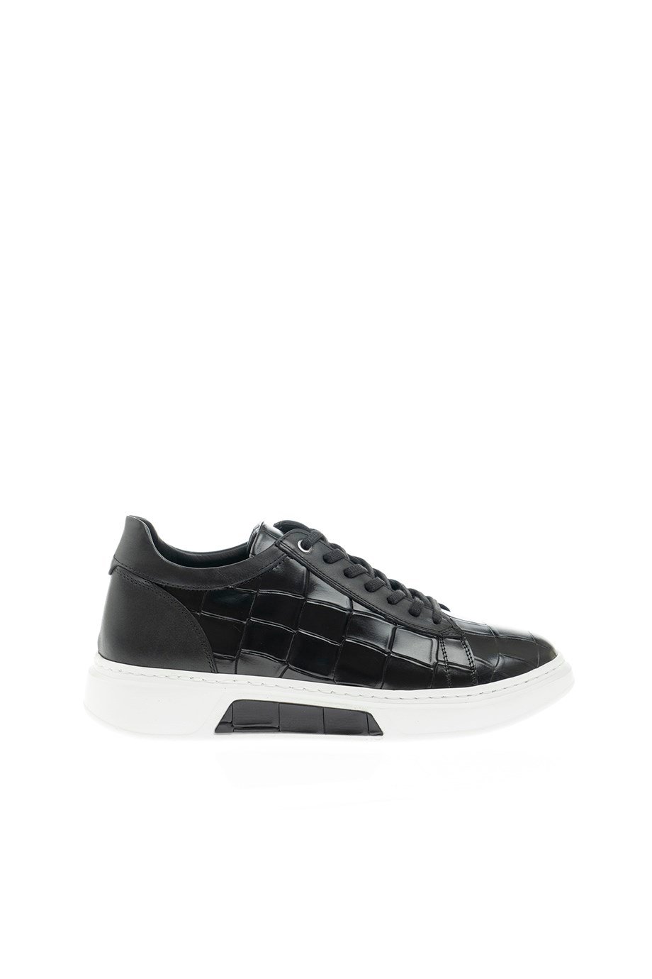 Kroko Detaylı Özel Tasarım Sneakers ürünü NEW SEASON kategorisinde sizleri bekliyor.