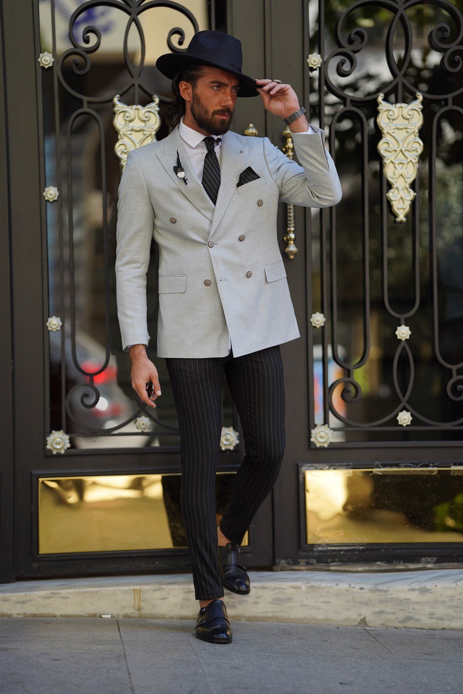 Kruvaze Kırlangıç Yaka Slim Fit Ceket ürünü OUTERWEAR kategorisinde sizleri bekliyor.