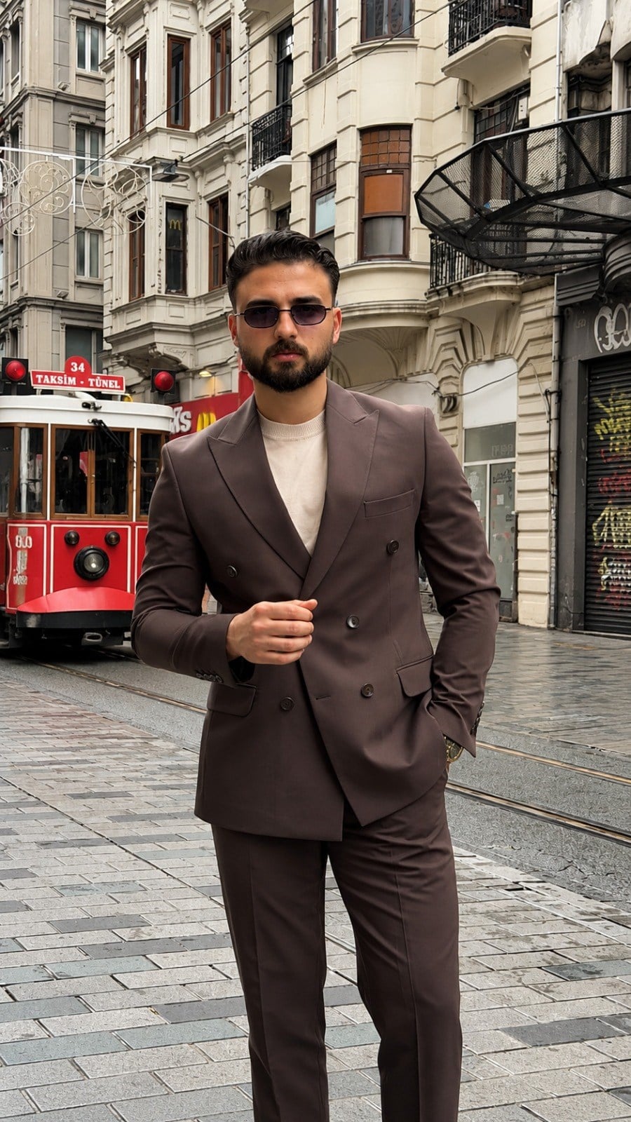 KRUVAZE TAKIM ELBİSE ürünü SUIT kategorisinde sizleri bekliyor.