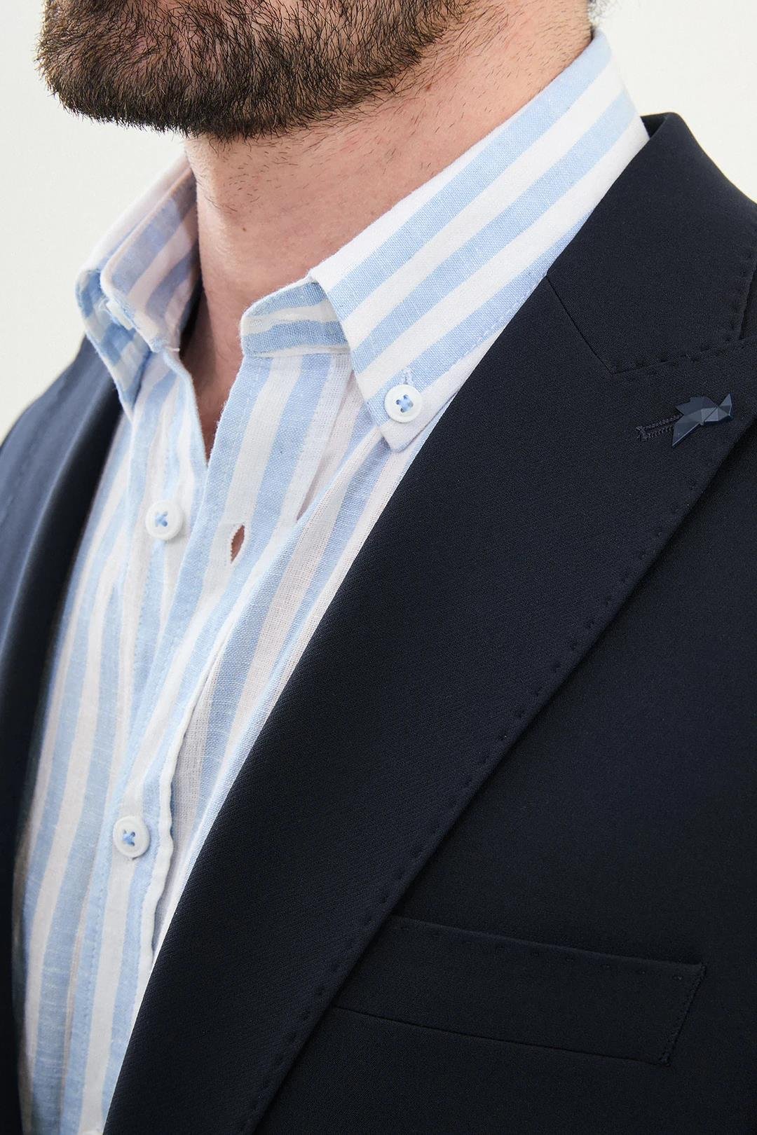 MONO YAKA KAPAK CEP DETAYLI CEKET ürünü DIŞ GİYİM kategorisinde sizleri bekliyor.