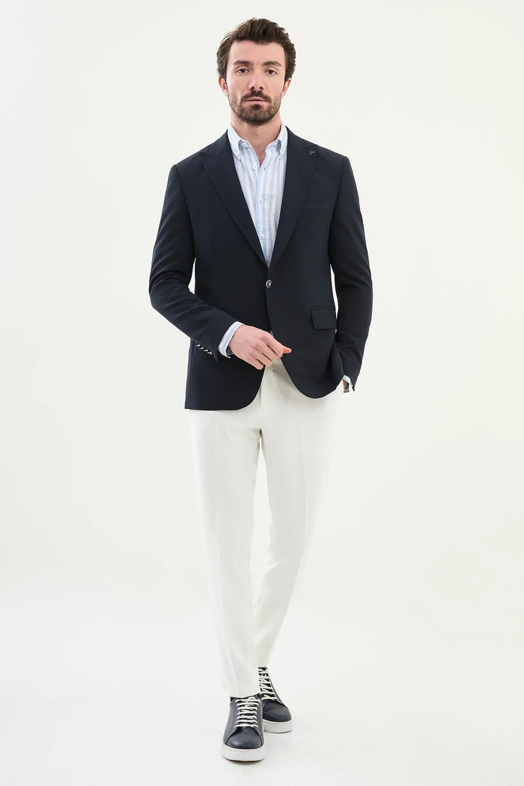 MONO YAKA KAPAK CEP DETAYLI CEKET ürünü DIŞ GİYİM kategorisinde sizleri bekliyor.