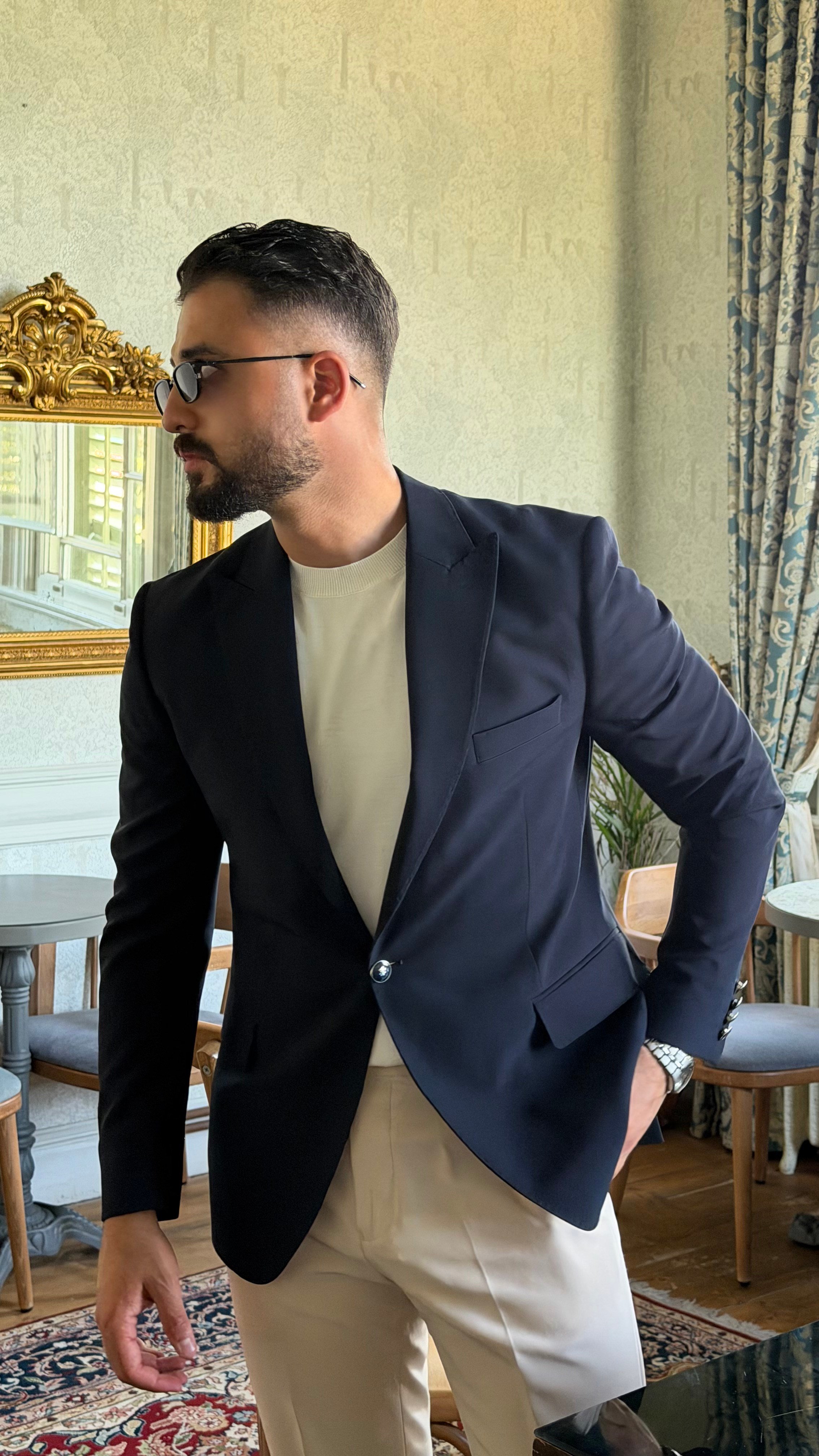 MONO COLLAR FLAPPED POCKET DETAILED JACKET ürünü OUTERWEAR kategorisinde sizleri bekliyor.