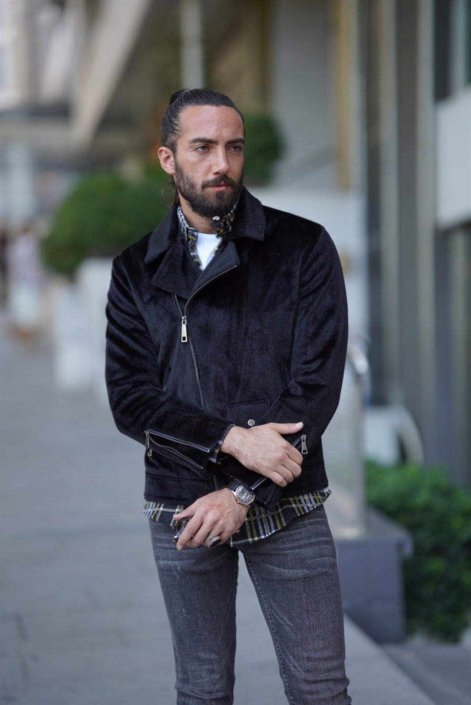 Mono Yaka Tüylü Kaban ürünü OUTERWEAR kategorisinde sizleri bekliyor.