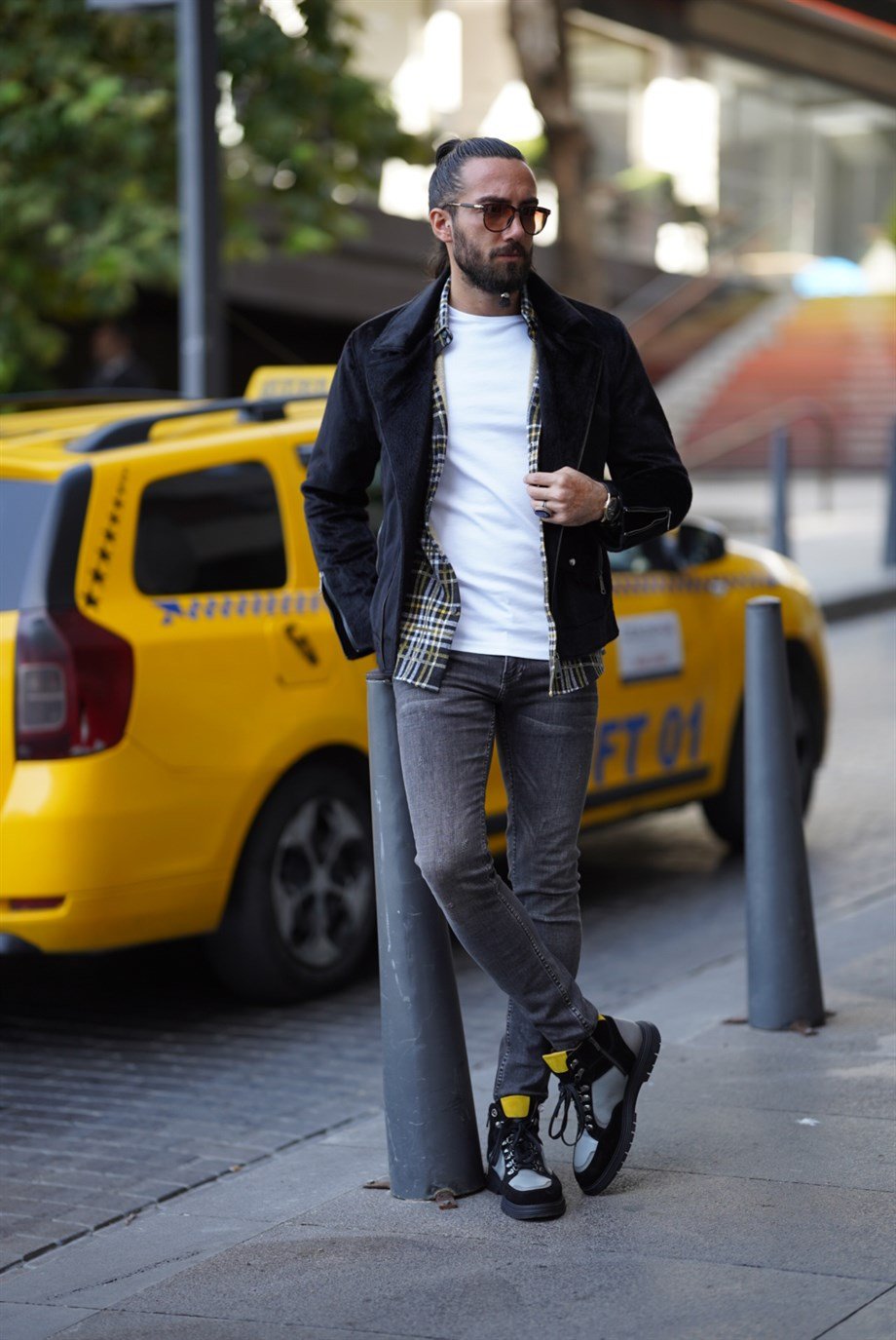 Mono Collar Hairy Coat ürünü OUTERWEAR kategorisinde sizleri bekliyor.