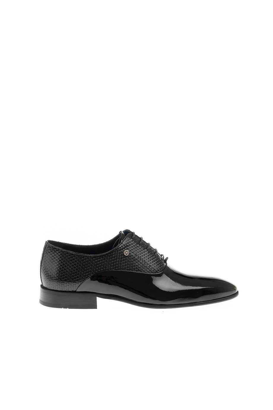 Neolite Sole Genuine Classic Shoes ürünü NEW SEASON kategorisinde sizleri bekliyor.