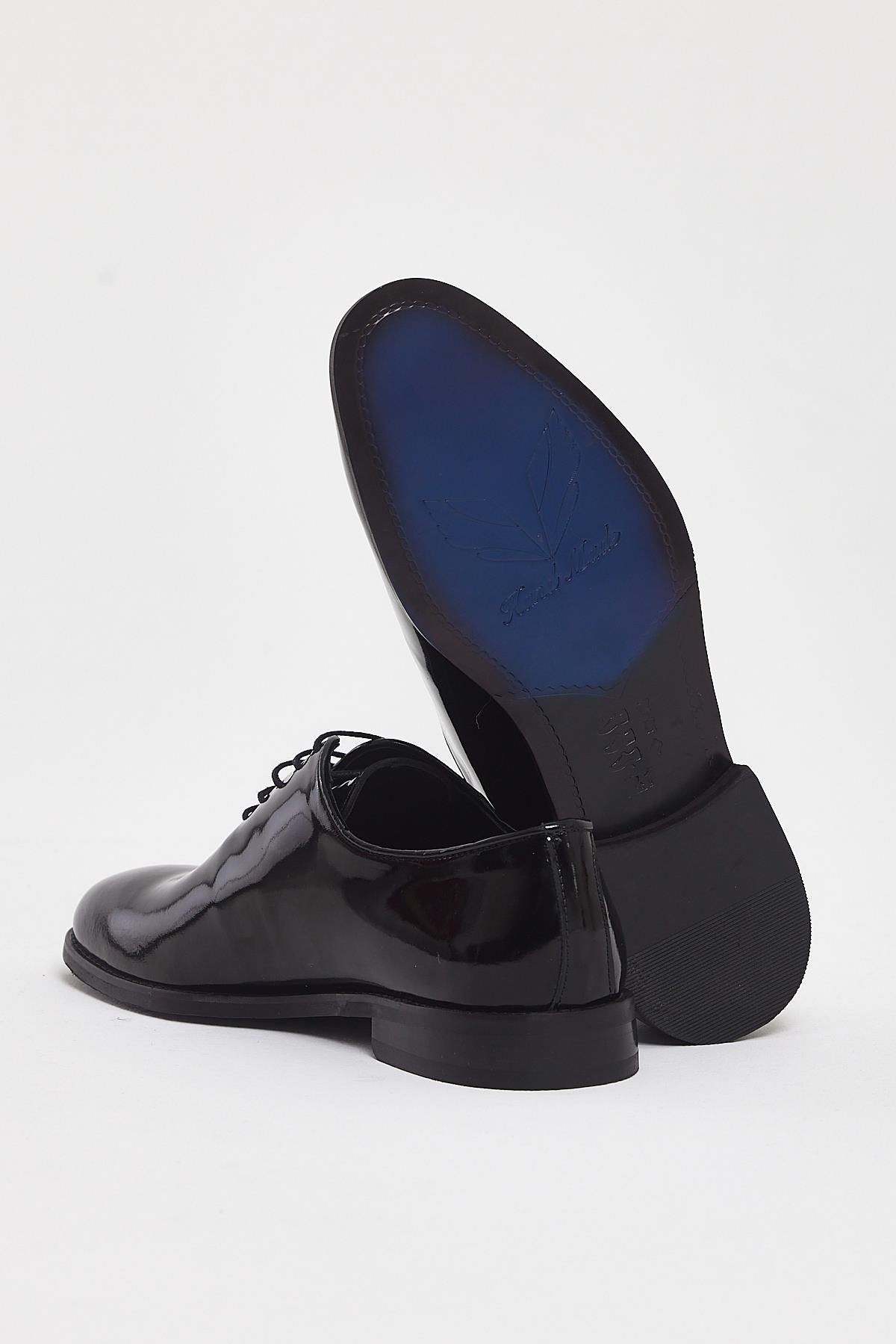 Neolit Taban Klasik Ayakkabı ürünü YENİ SEZON kategorisinde sizleri bekliyor.