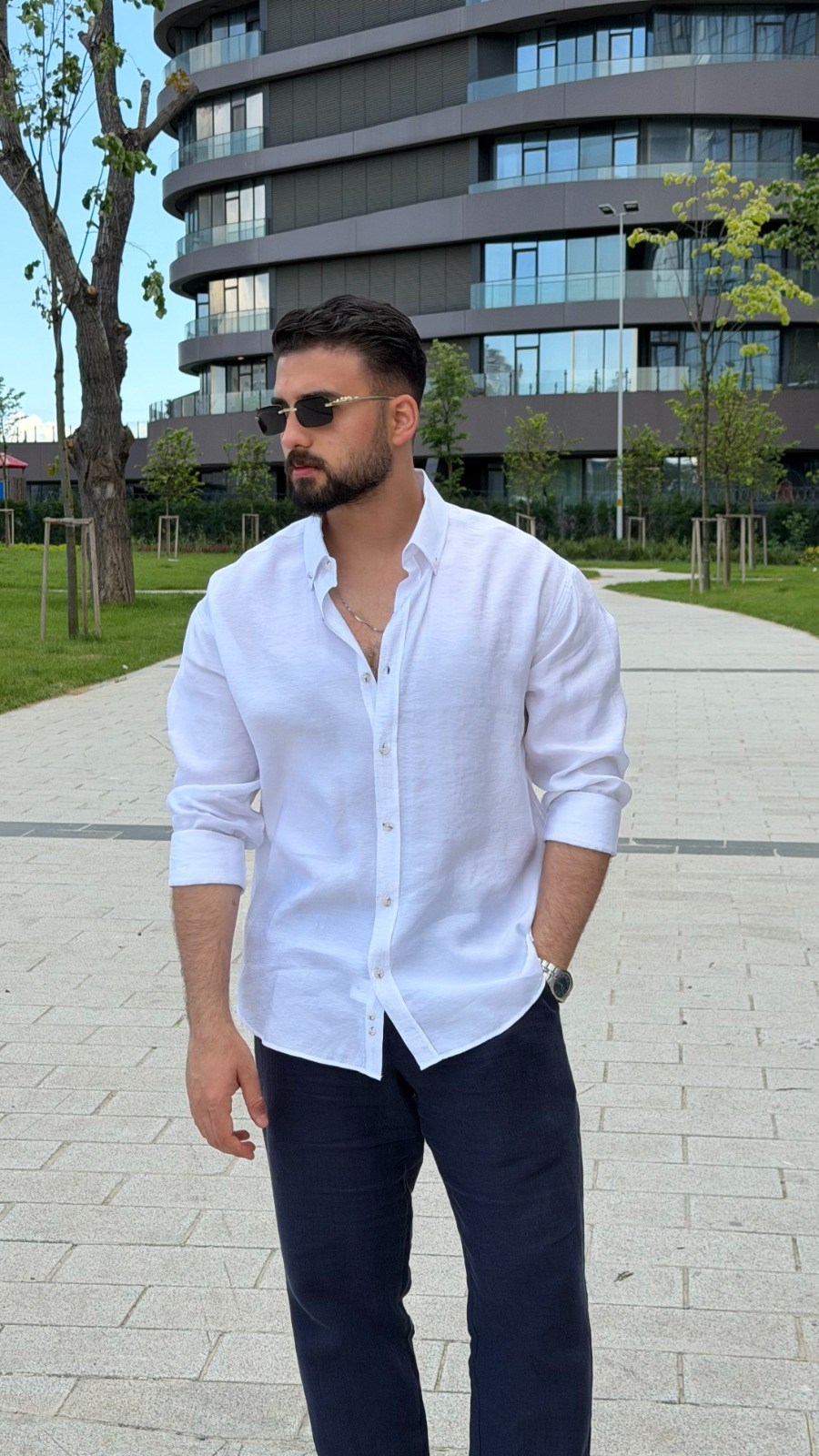 OVERSİZ DÜZ GÖMLEK ürünü GÖMLEK kategorisinde sizleri bekliyor.