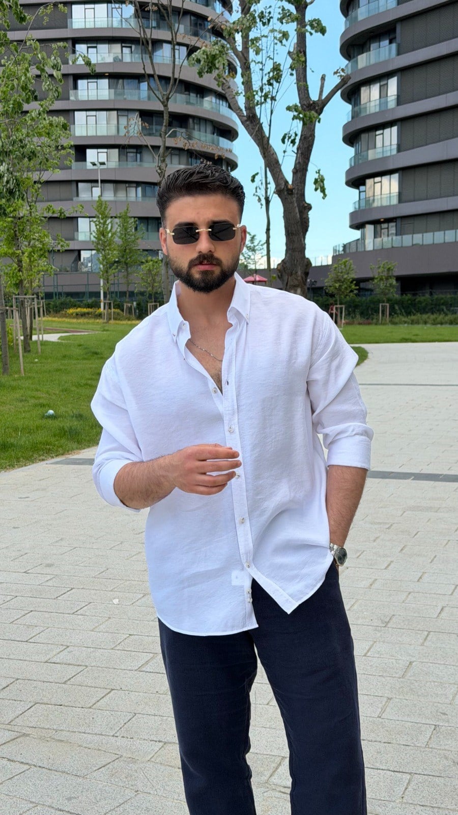 OVERSİZ DÜZ GÖMLEK ürünü GÖMLEK kategorisinde sizleri bekliyor.