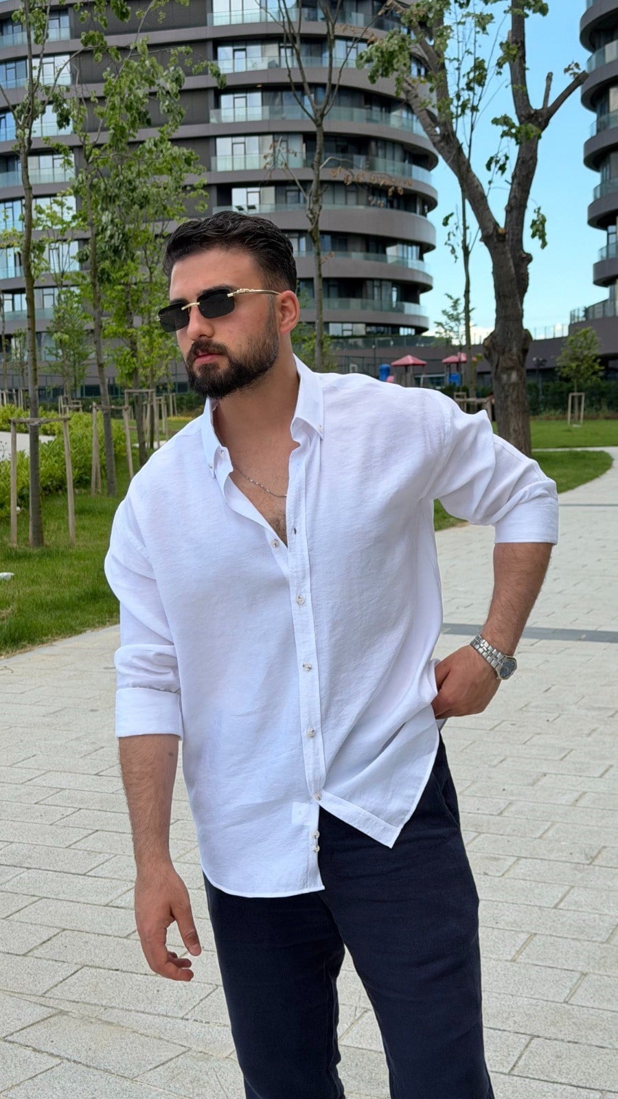 OVERSİZ DÜZ GÖMLEK ürünü GÖMLEK kategorisinde sizleri bekliyor.