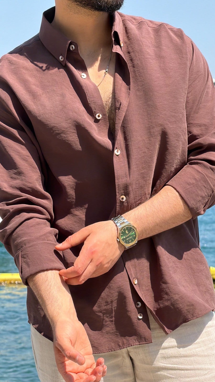 OVERSİZ DÜZ GÖMLEK ürünü GÖMLEK kategorisinde sizleri bekliyor.
