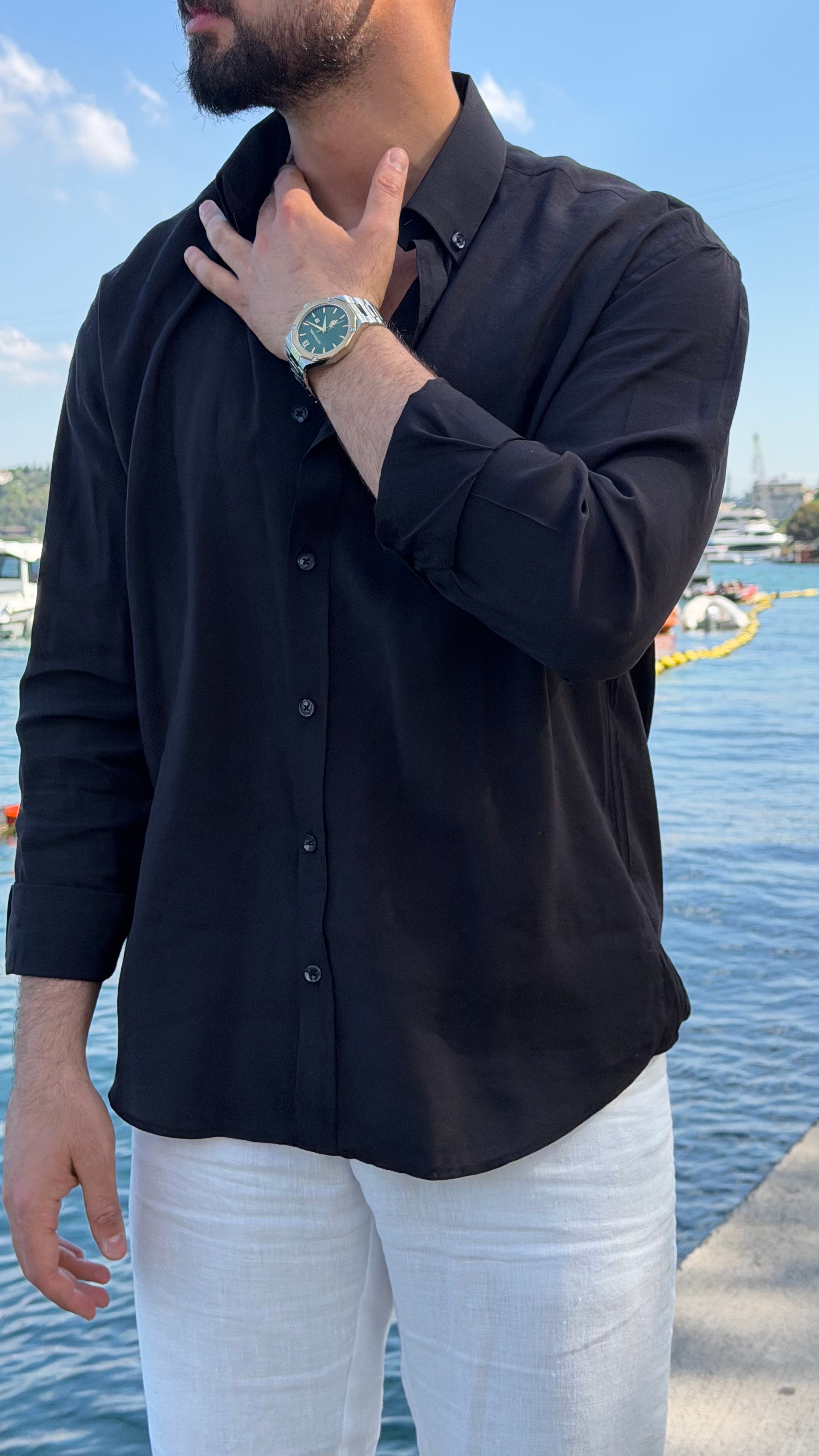OVERSİZ DÜZ GÖMLEK ürünü SHIRT kategorisinde sizleri bekliyor.