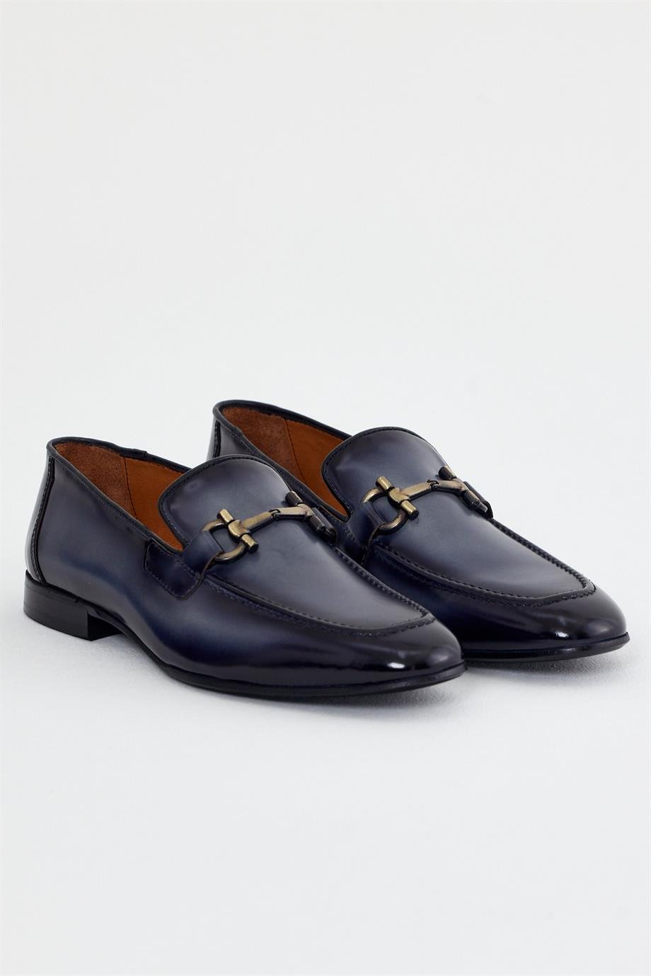 Özel Patina'lı Hakiki deri Loafer ürünü YENİ SEZON kategorisinde sizleri bekliyor.