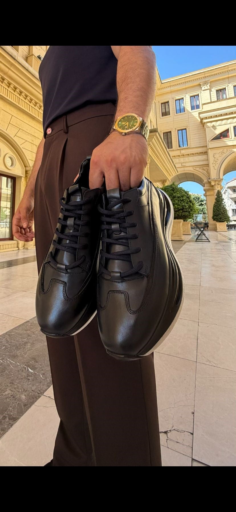 ÖZEL TASARIM AYAKKABI ürünü SNEAKERS kategorisinde sizleri bekliyor.