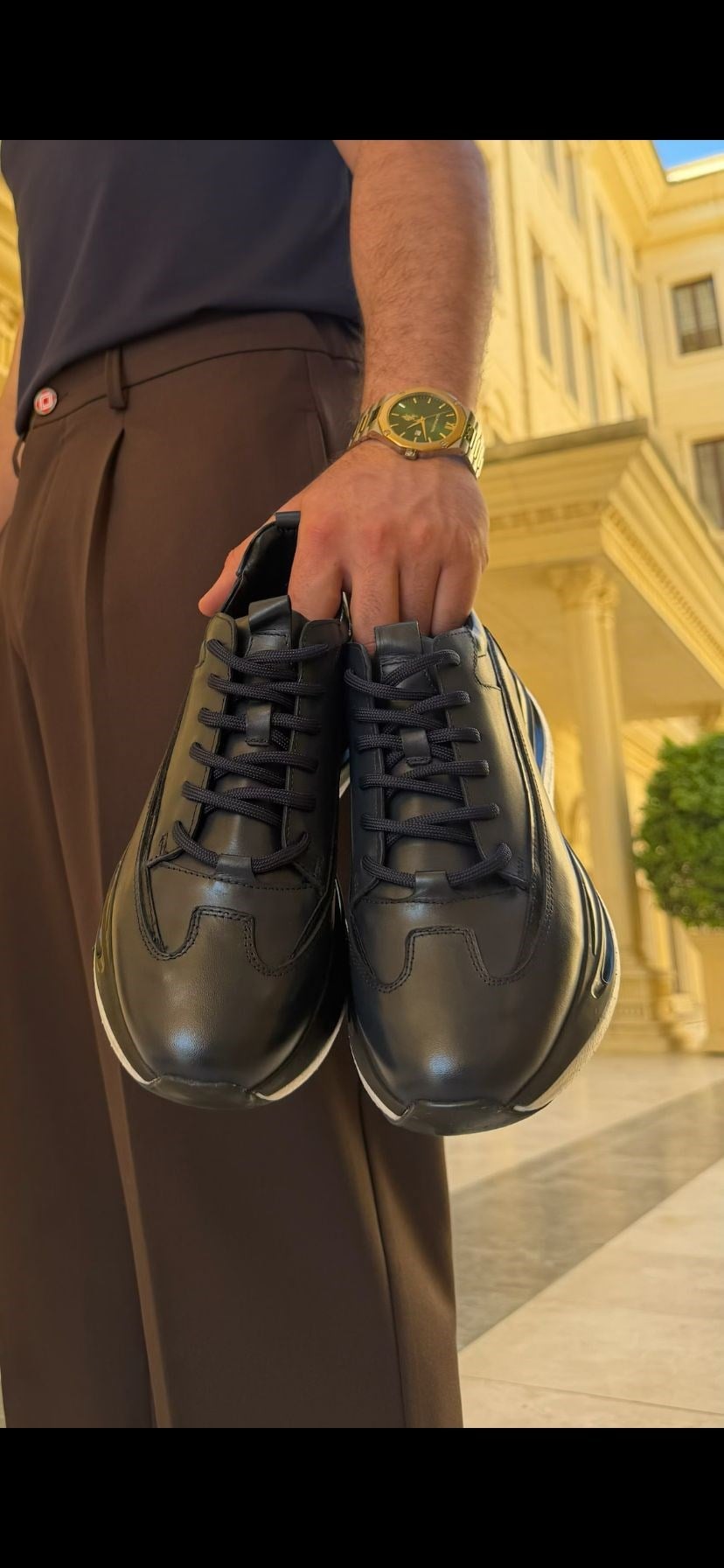 ÖZEL TASARIM AYAKKABI ürünü SNEAKERS kategorisinde sizleri bekliyor.