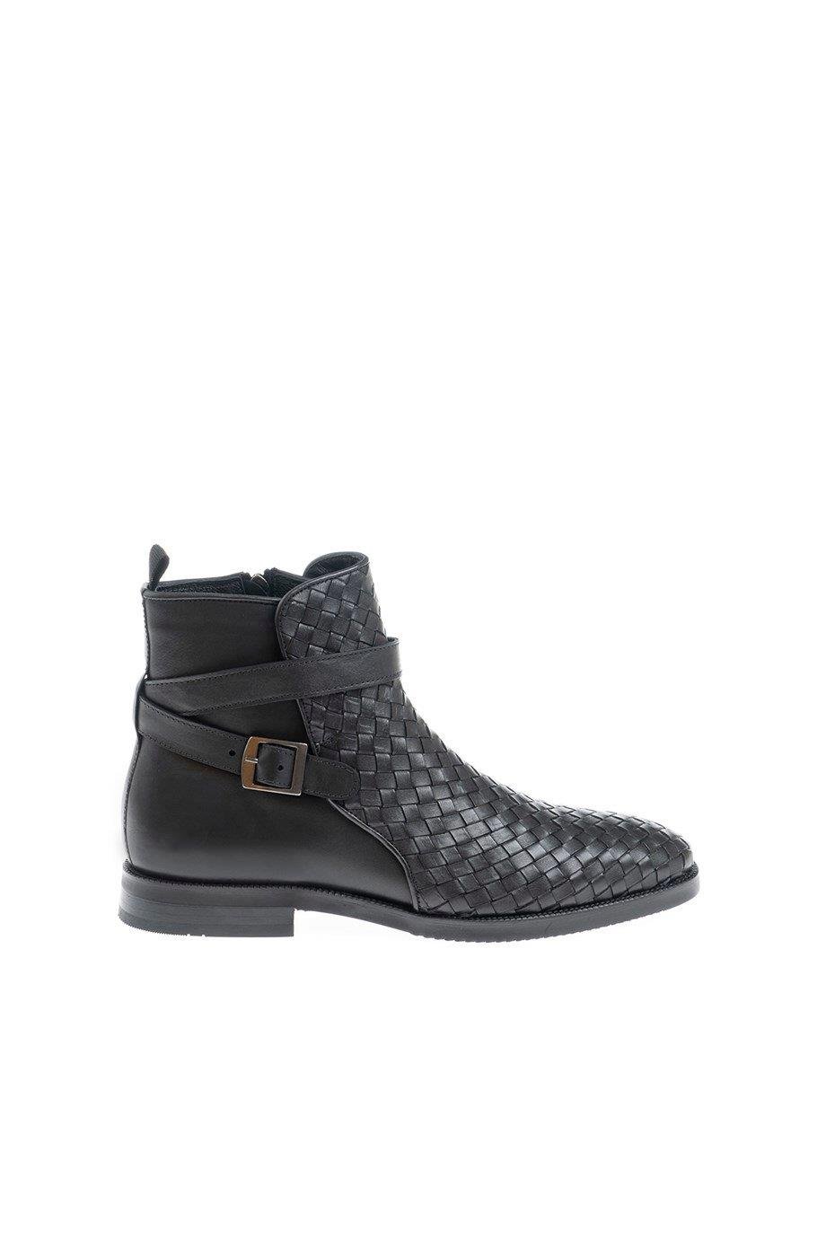 Özel Tasarım Chealsea Bot TABA ürünü YENİ SEZON kategorisinde sizleri bekliyor.