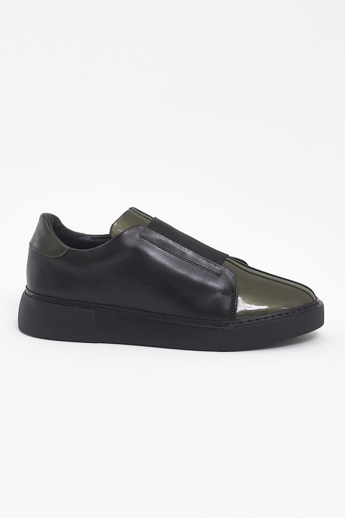 Özel Tasarım Eva Taban Sneakers ürünü NEW SEASON kategorisinde sizleri bekliyor.