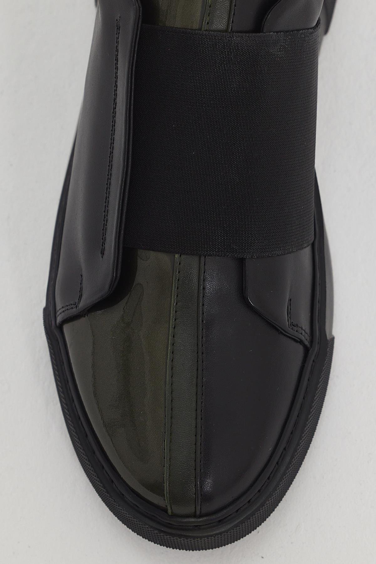 Özel Tasarım Eva Taban Sneakers ürünü NEW SEASON kategorisinde sizleri bekliyor.