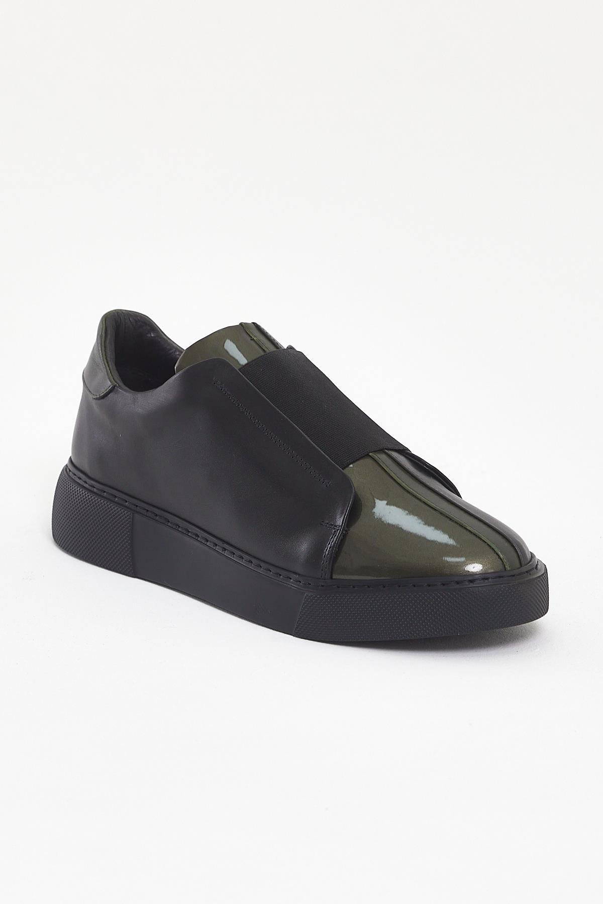 Özel Tasarım Eva Taban Sneakers ürünü NEW SEASON kategorisinde sizleri bekliyor.