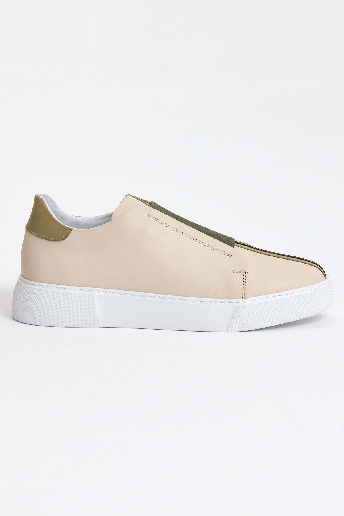 Special Design Eva Sole Sports Shoes ürünü NEW SEASON kategorisinde sizleri bekliyor.