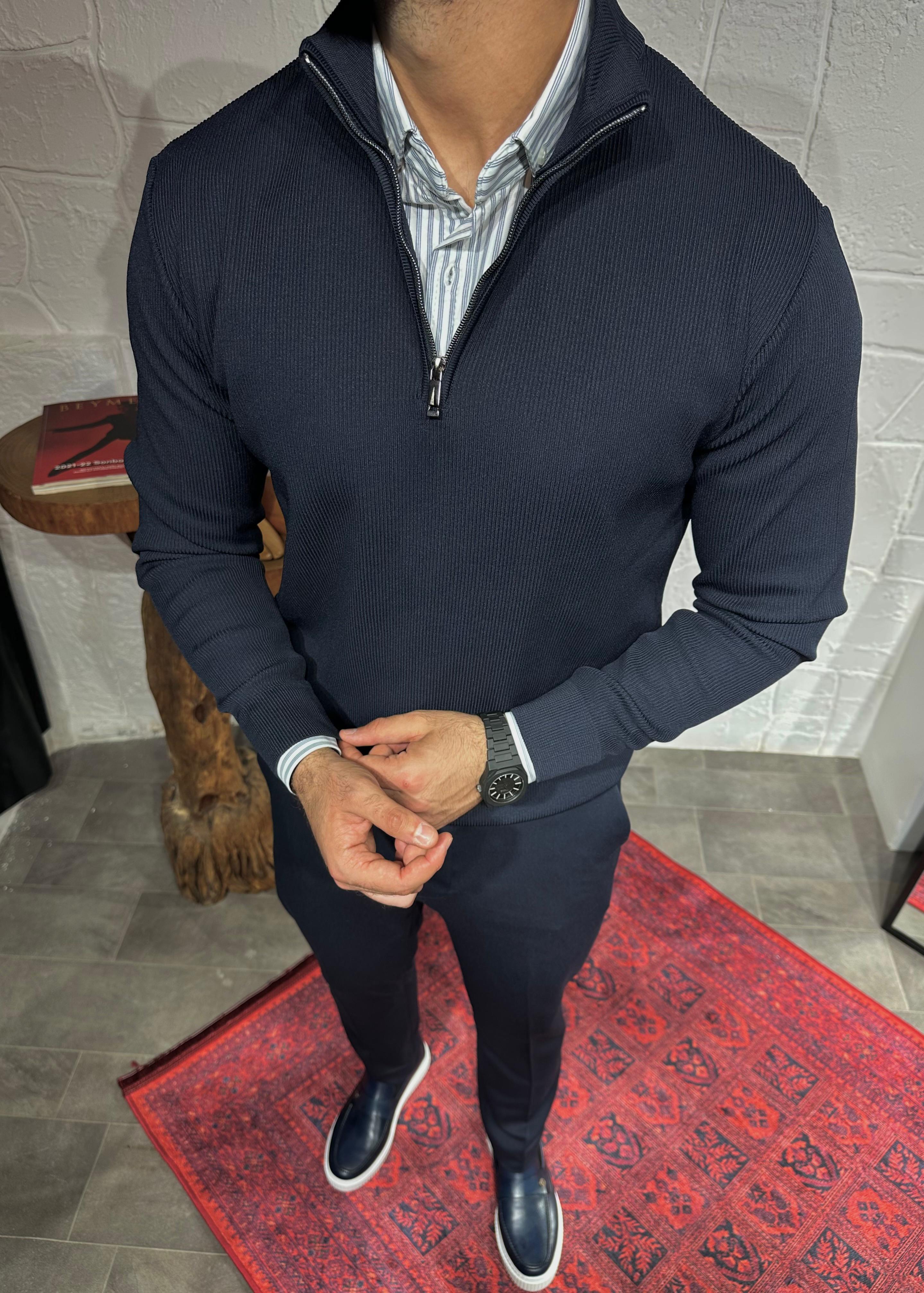 Özel Tasarım Fermuar Detaylı Uzun Kollu Triko ürünü ÜST GİYİM kategorisinde sizleri bekliyor.