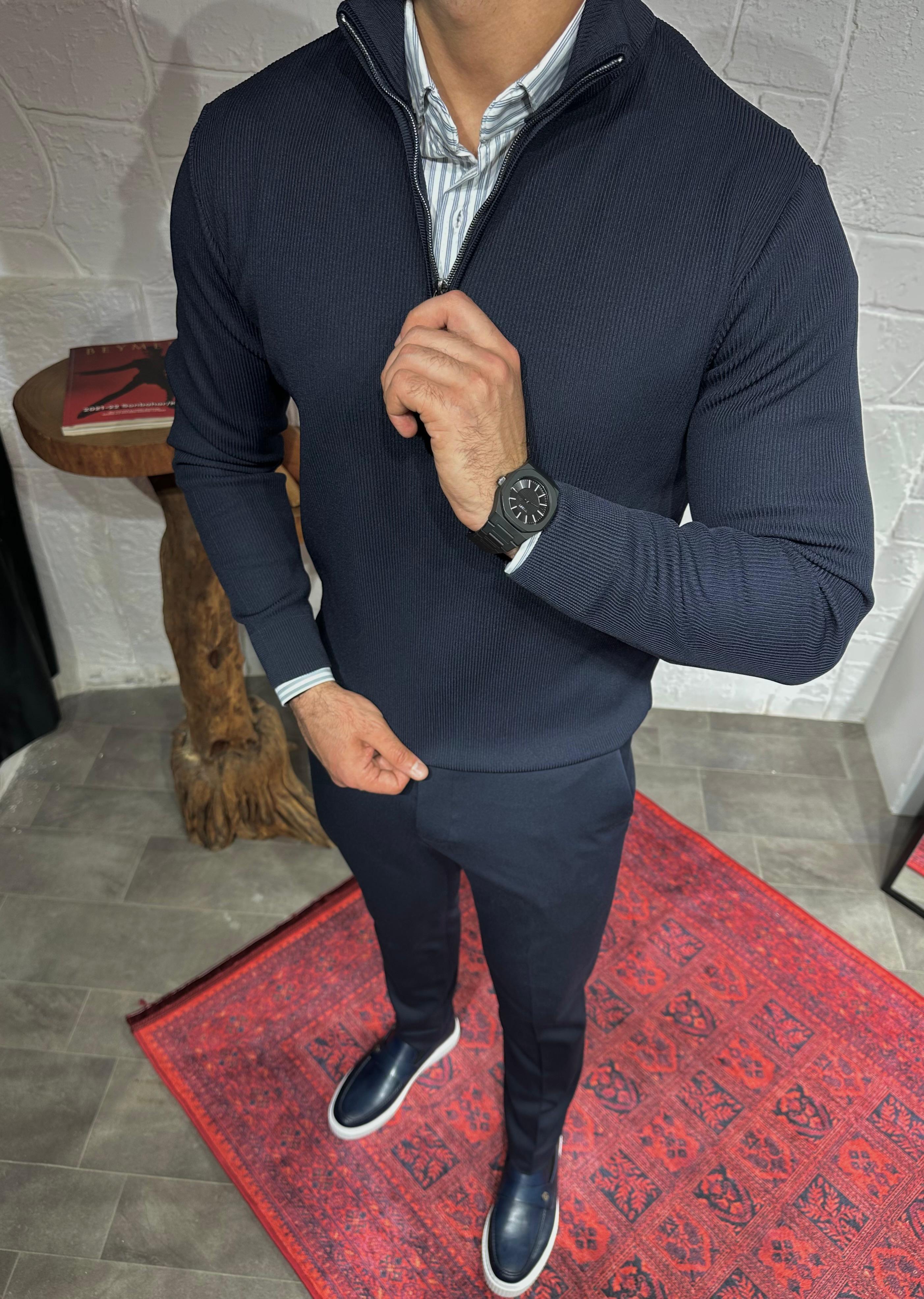 Özel Tasarım Fermuar Detaylı Uzun Kollu Triko ürünü ÜST GİYİM kategorisinde sizleri bekliyor.