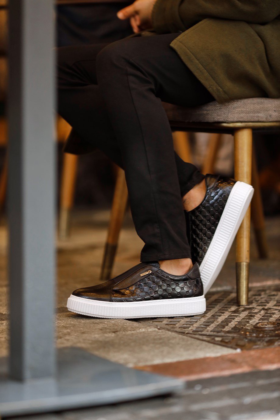 Özel Tasarım Floater Deri Sneakers ürünü YENİ SEZON kategorisinde sizleri bekliyor.