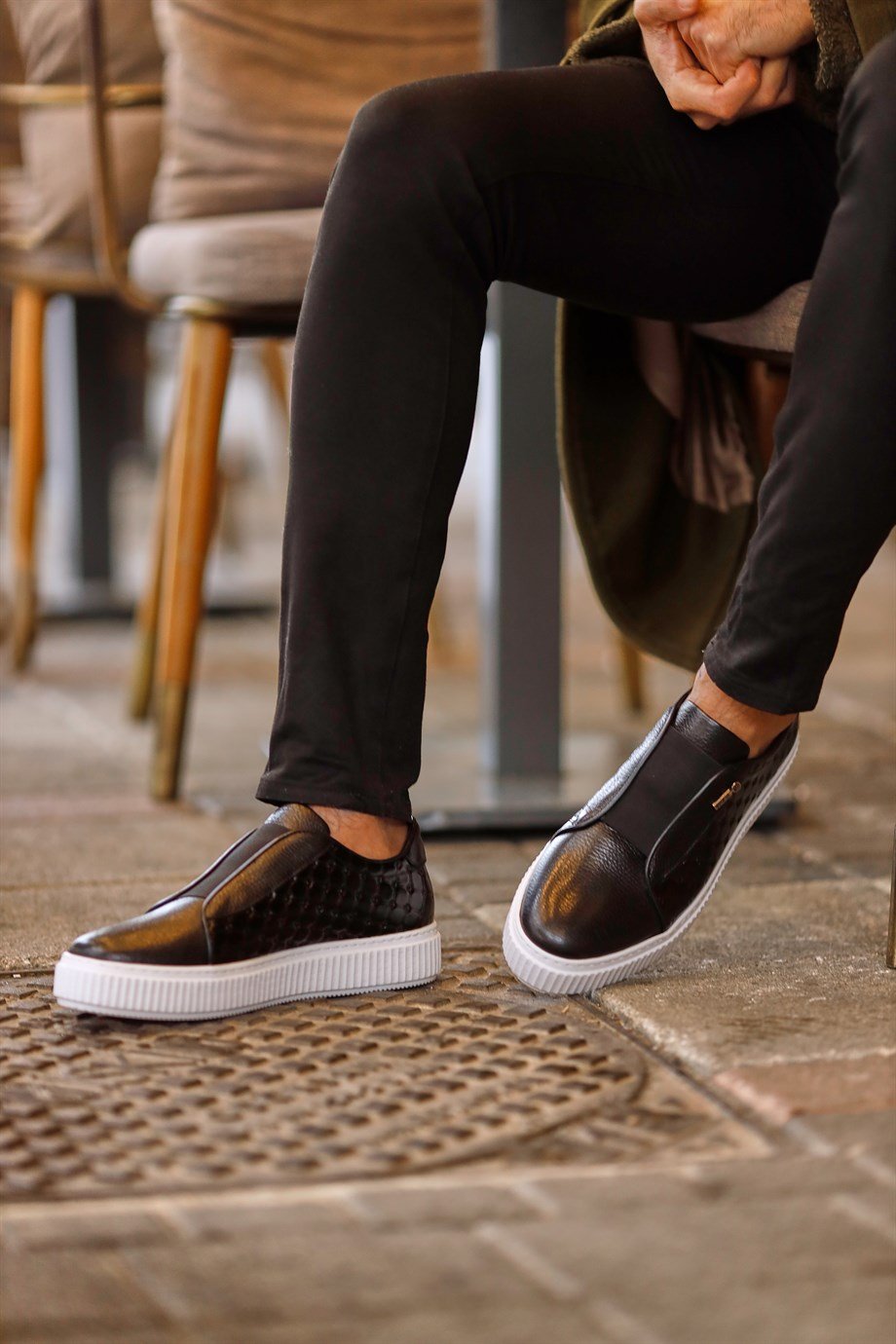 Özel Tasarım Floater Deri Sneakers ürünü YENİ SEZON kategorisinde sizleri bekliyor.