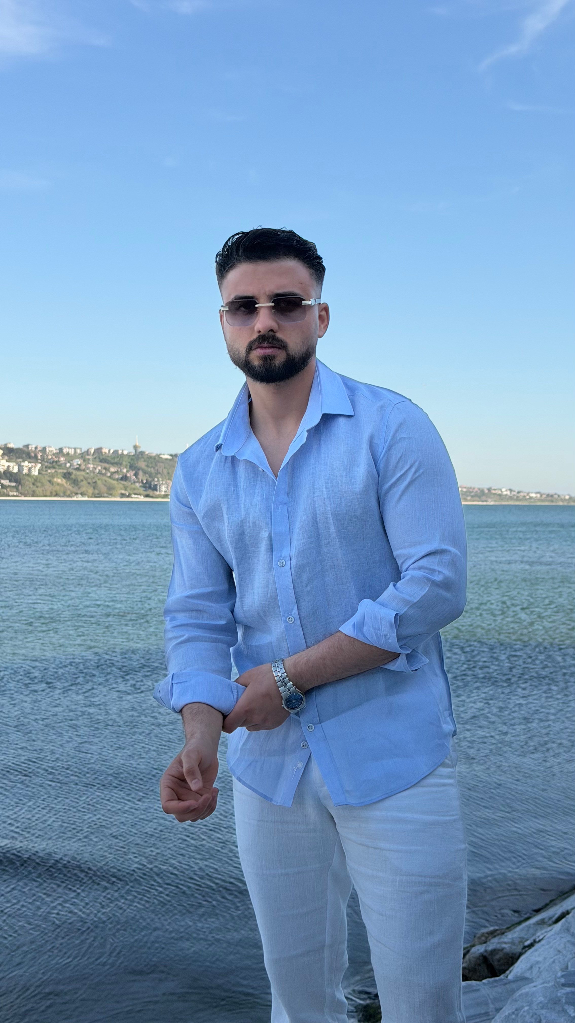 Özel Tasarım Keten Gömlek ürünü GÖMLEK kategorisinde sizleri bekliyor.