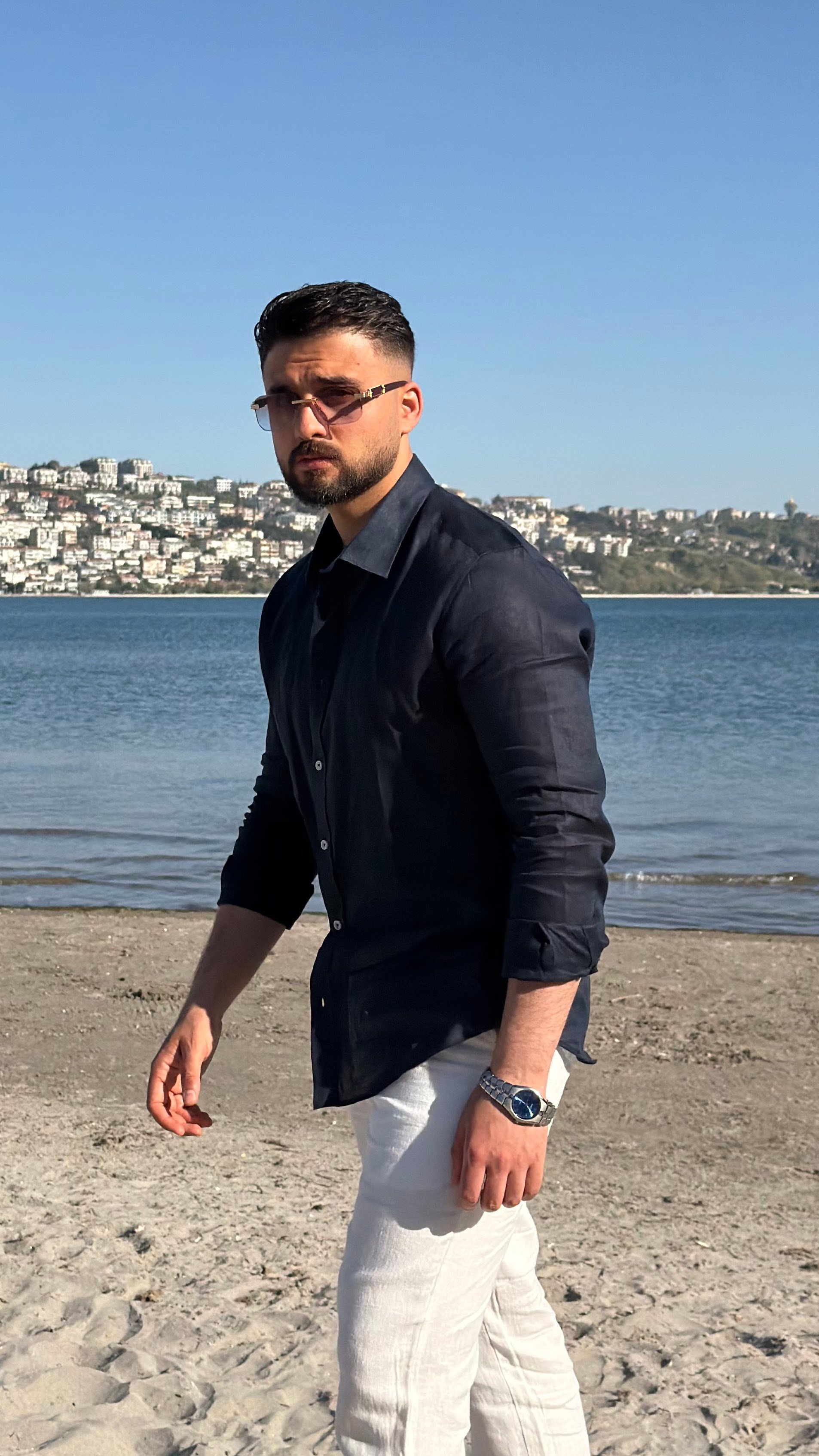 Özel Tasarım Keten Gömlek ürünü GÖMLEK kategorisinde sizleri bekliyor.