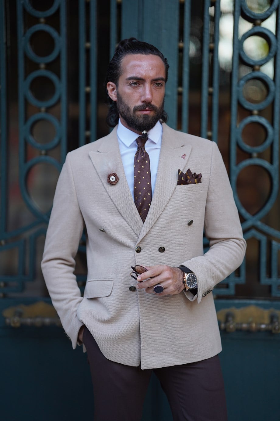 Special Design Double Breasted Jacket ürünü OUTERWEAR kategorisinde sizleri bekliyor.