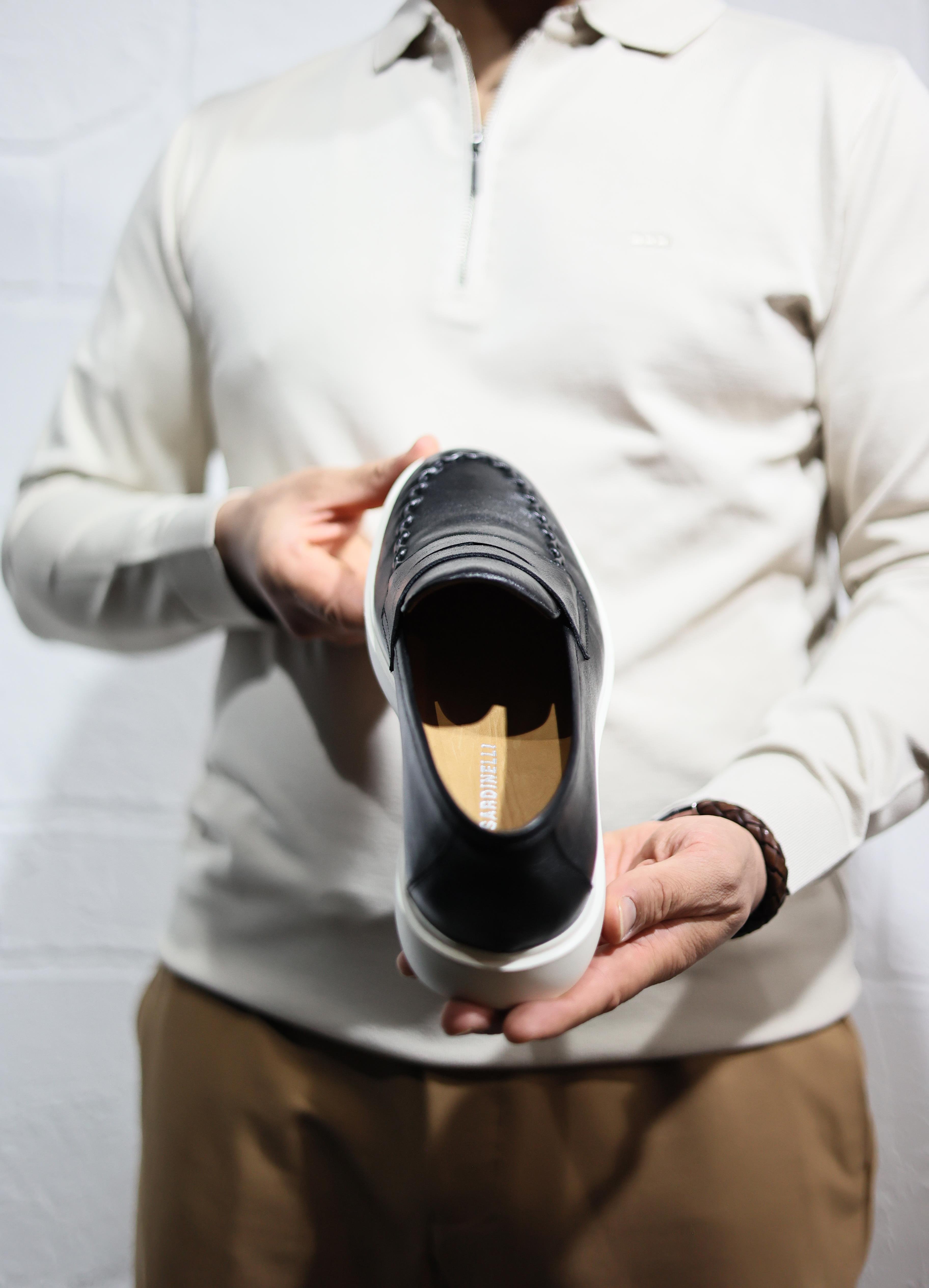 Özel Tasarım Loafer Ayakkabı ürünü YENİ SEZON kategorisinde sizleri bekliyor.