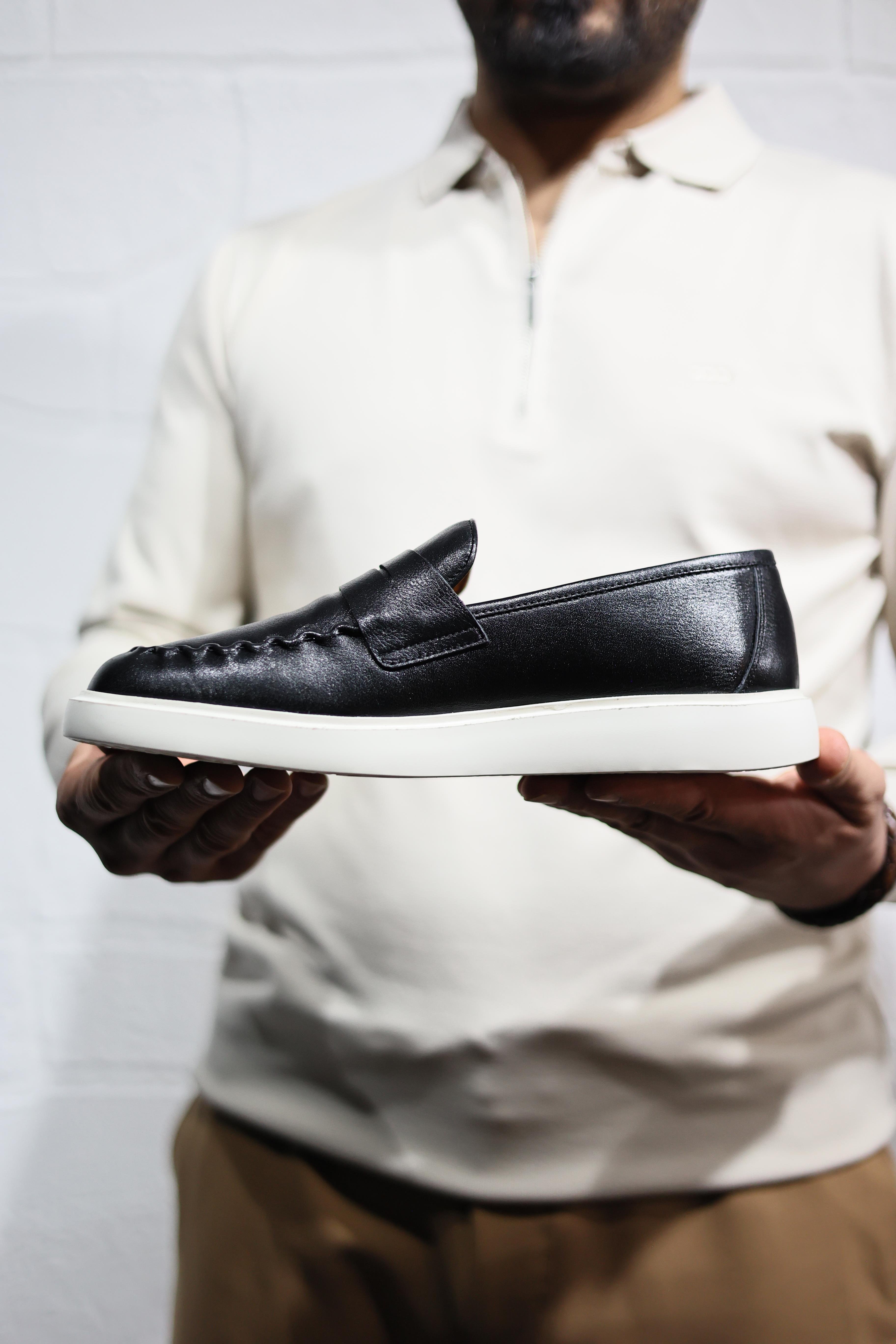 Özel Tasarım Loafer Ayakkabı ürünü YENİ SEZON kategorisinde sizleri bekliyor.