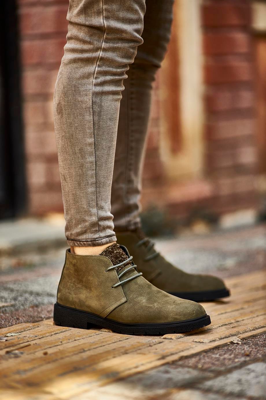 Special Design Nubuck Leather Boots with Fringe Detail ürünü NEW SEASON kategorisinde sizleri bekliyor.