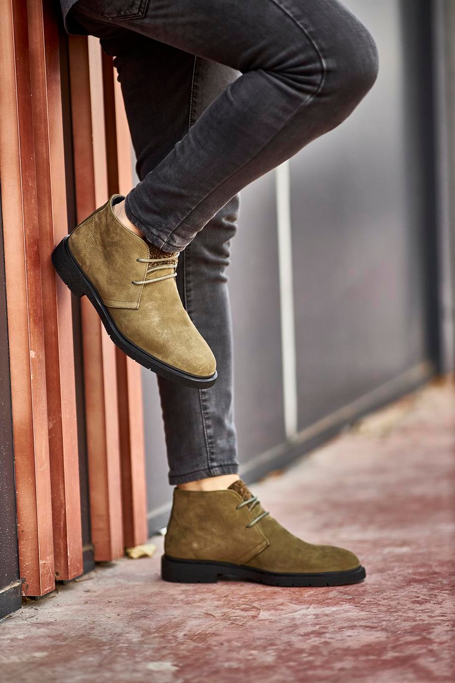 Special Design Nubuck Leather Boots with Fringe Detail ürünü NEW SEASON kategorisinde sizleri bekliyor.