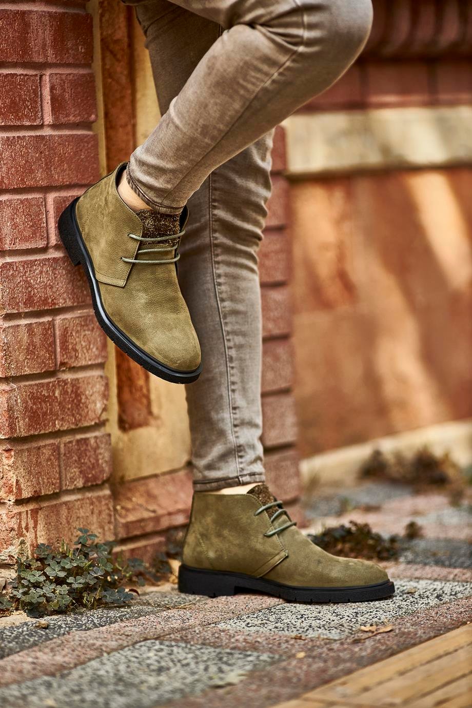 Special Design Nubuck Leather Boots with Fringe Detail ürünü NEW SEASON kategorisinde sizleri bekliyor.