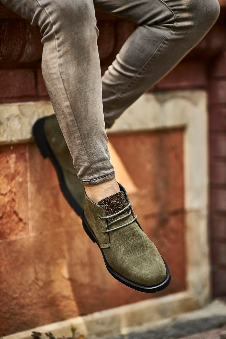 Special Design Nubuck Leather Boots with Fringe Detail ürünü NEW SEASON kategorisinde sizleri bekliyor.