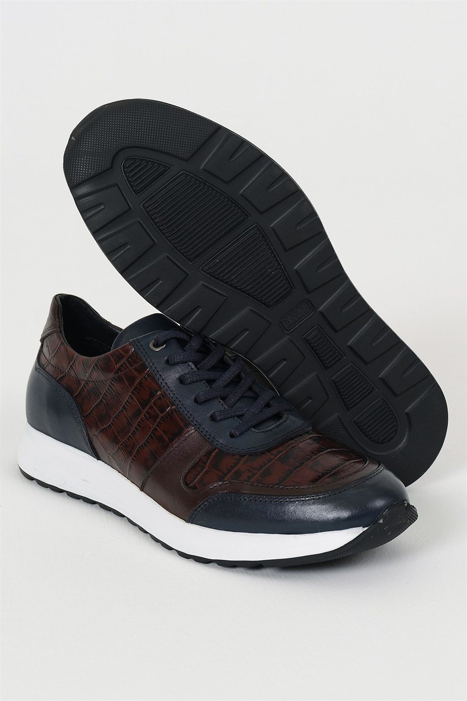Special Design Sports Shoes ürünü SNEAKER kategorisinde sizleri bekliyor.