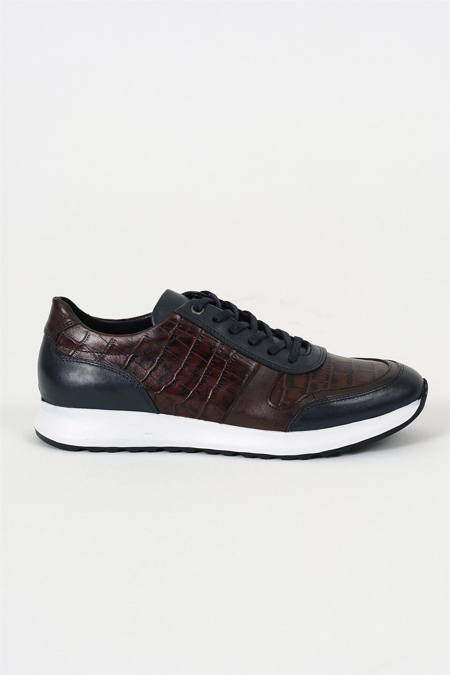 Special Design Sports Shoes ürünü SNEAKER kategorisinde sizleri bekliyor.