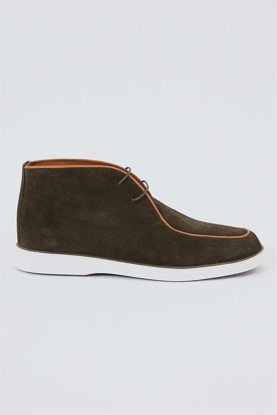 Special Design Suede Chukka Boots ürünü SHOES kategorisinde sizleri bekliyor.