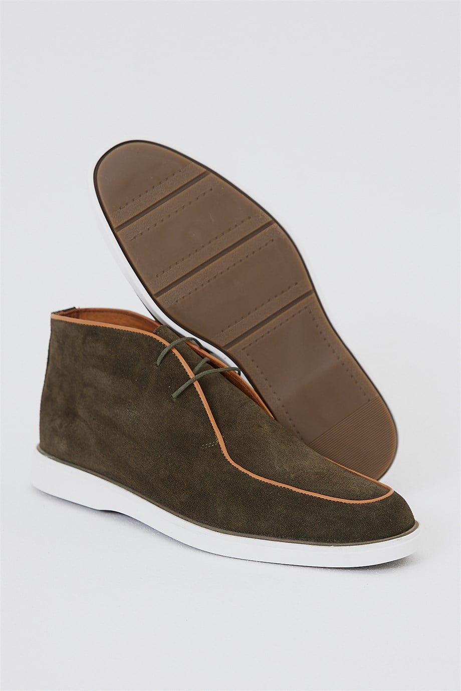 Special Design Suede Chukka Boots ürünü SHOES kategorisinde sizleri bekliyor.