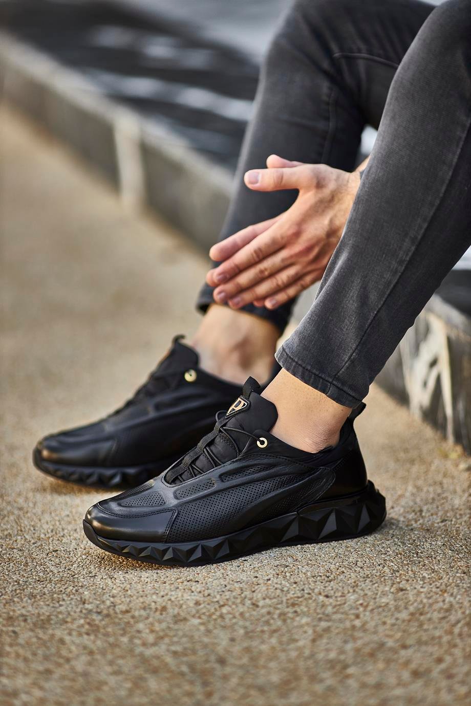 Specially Designed Tractor Sole Boots with Lacing Detail ürünü NEW SEASON kategorisinde sizleri bekliyor.