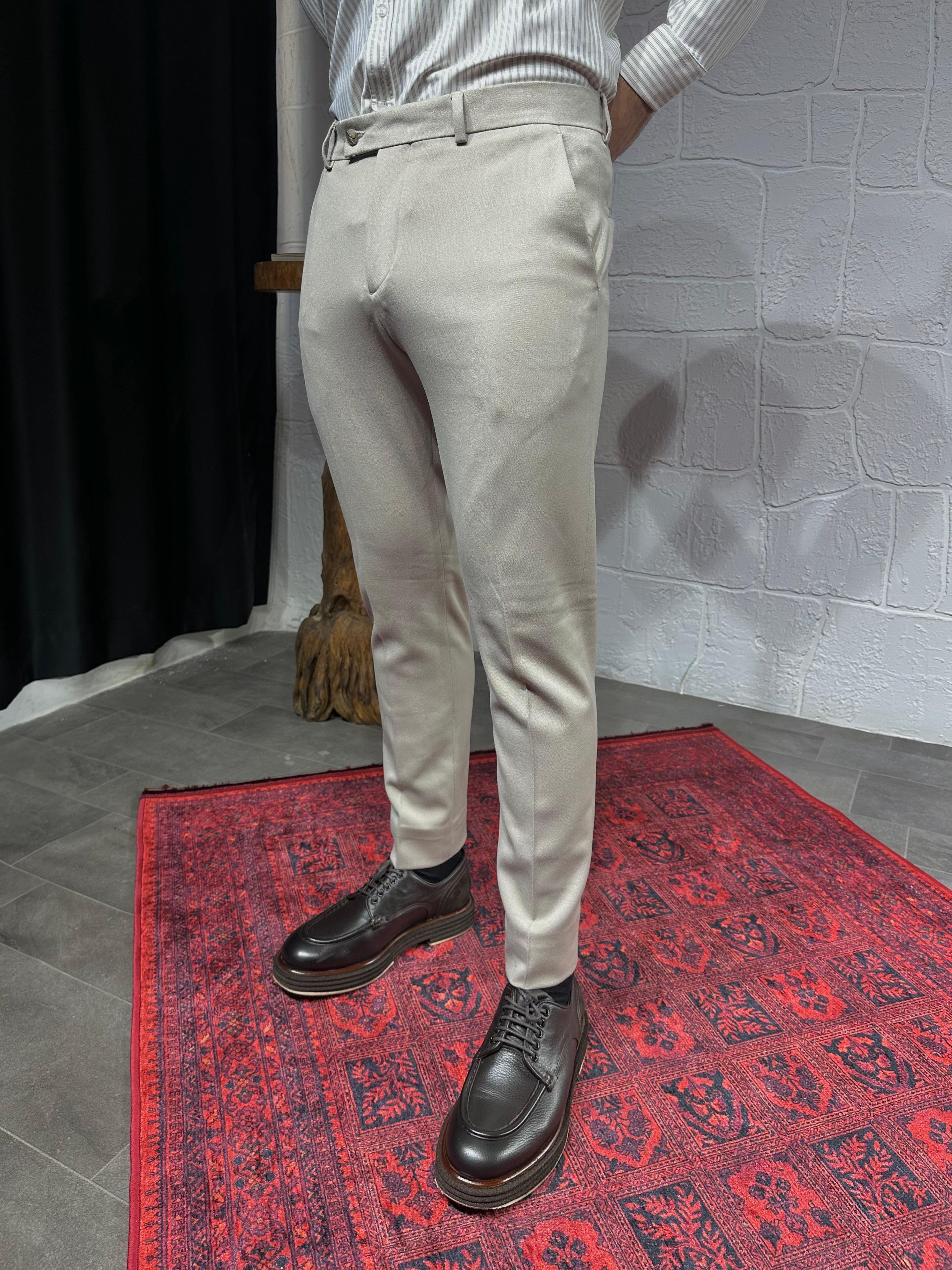 Özel Tasarım Yandan Cepli Kumaş Pantalon ürünü ALT GİYİM kategorisinde sizleri bekliyor.