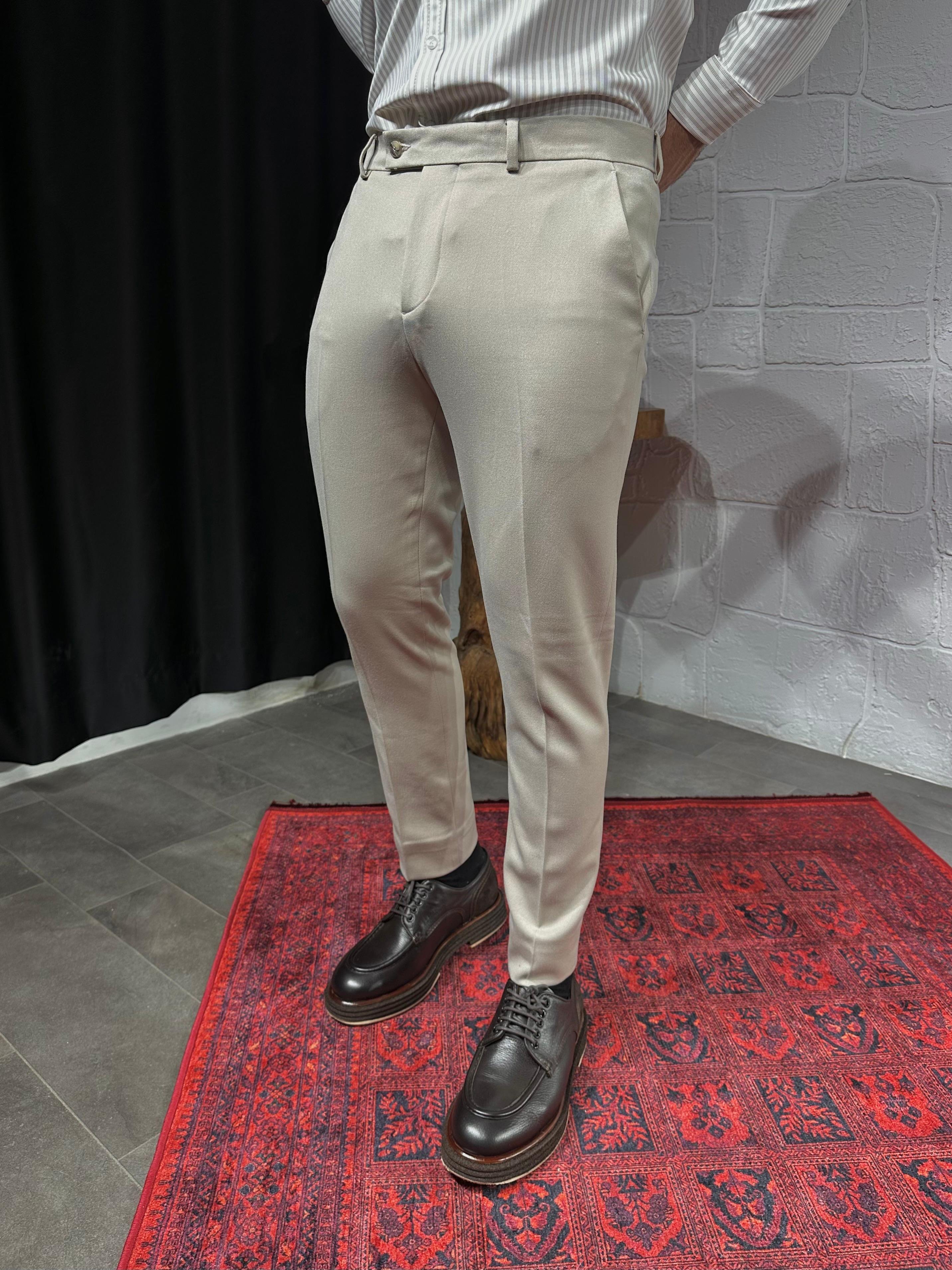 Özel Tasarım Yandan Cepli Kumaş Pantalon ürünü ALT GİYİM kategorisinde sizleri bekliyor.