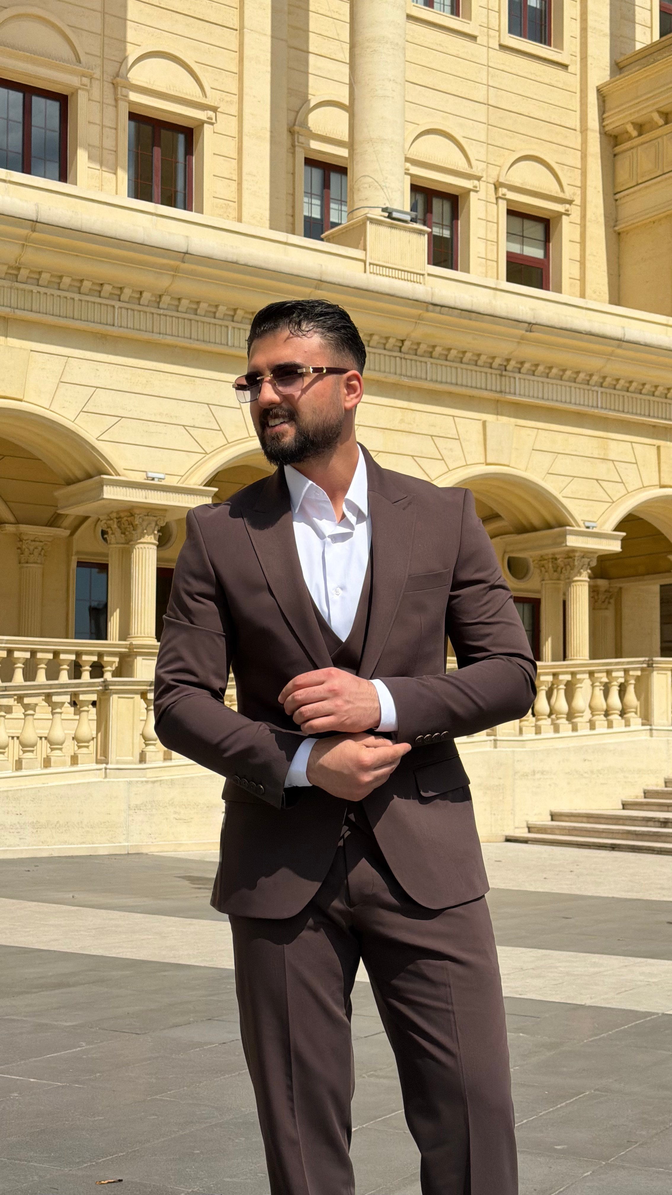 Royal Takım Elbise ürünü TAKIM ELBİSE kategorisinde sizleri bekliyor.