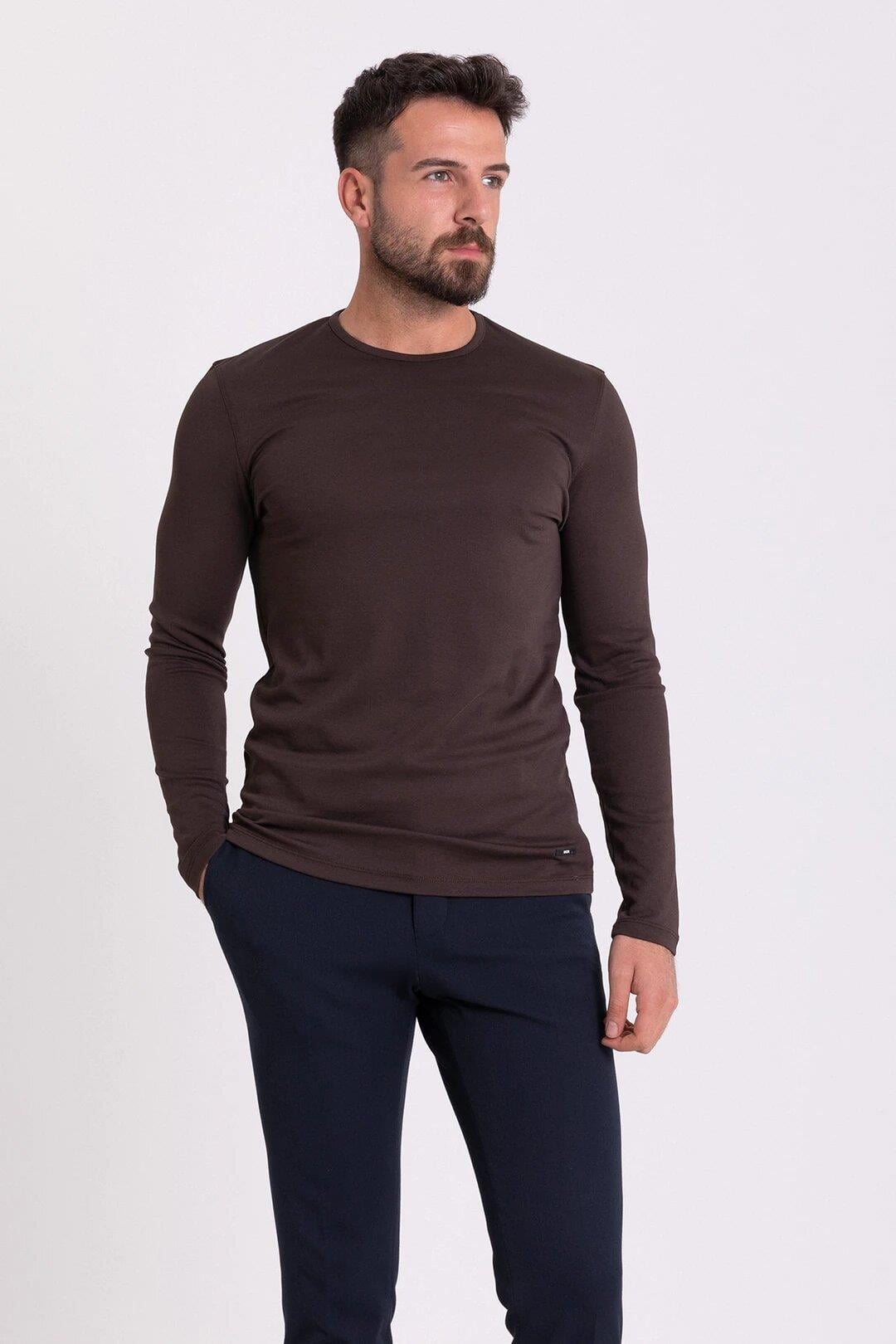 Slim Fit Bisiklet Yaka Basic Triko ürünü ÜST GİYİM kategorisinde sizleri bekliyor.