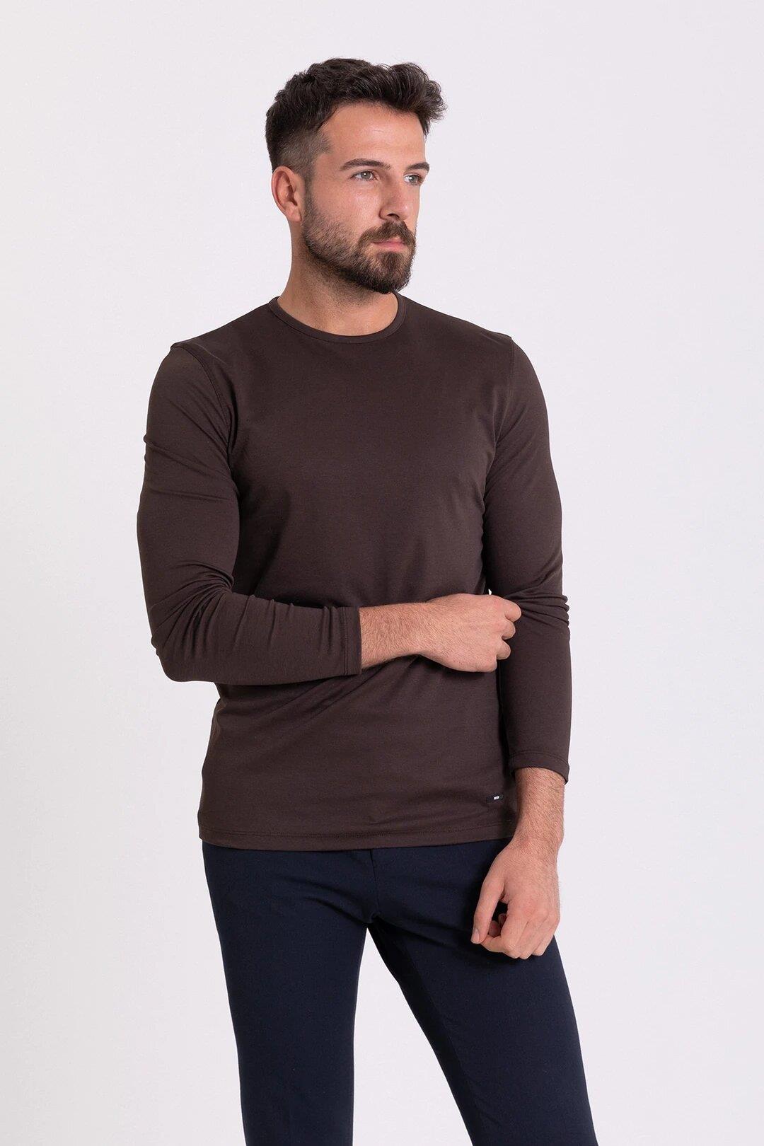 Slim Fit Bisiklet Yaka Basic Triko ürünü ÜST GİYİM kategorisinde sizleri bekliyor.
