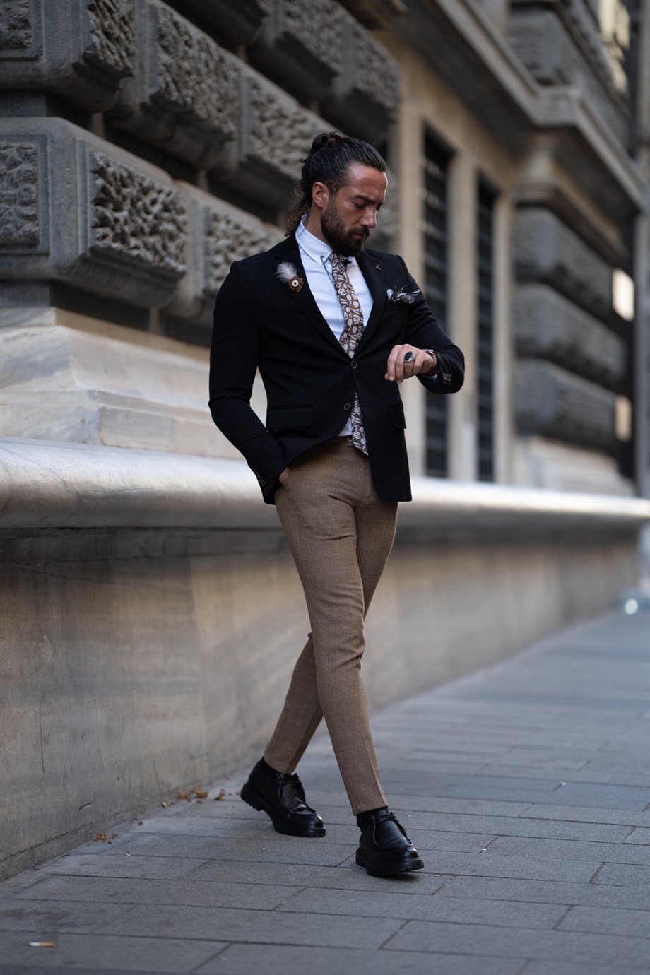 Slim Fit Jacket ürünü OUTERWEAR kategorisinde sizleri bekliyor.