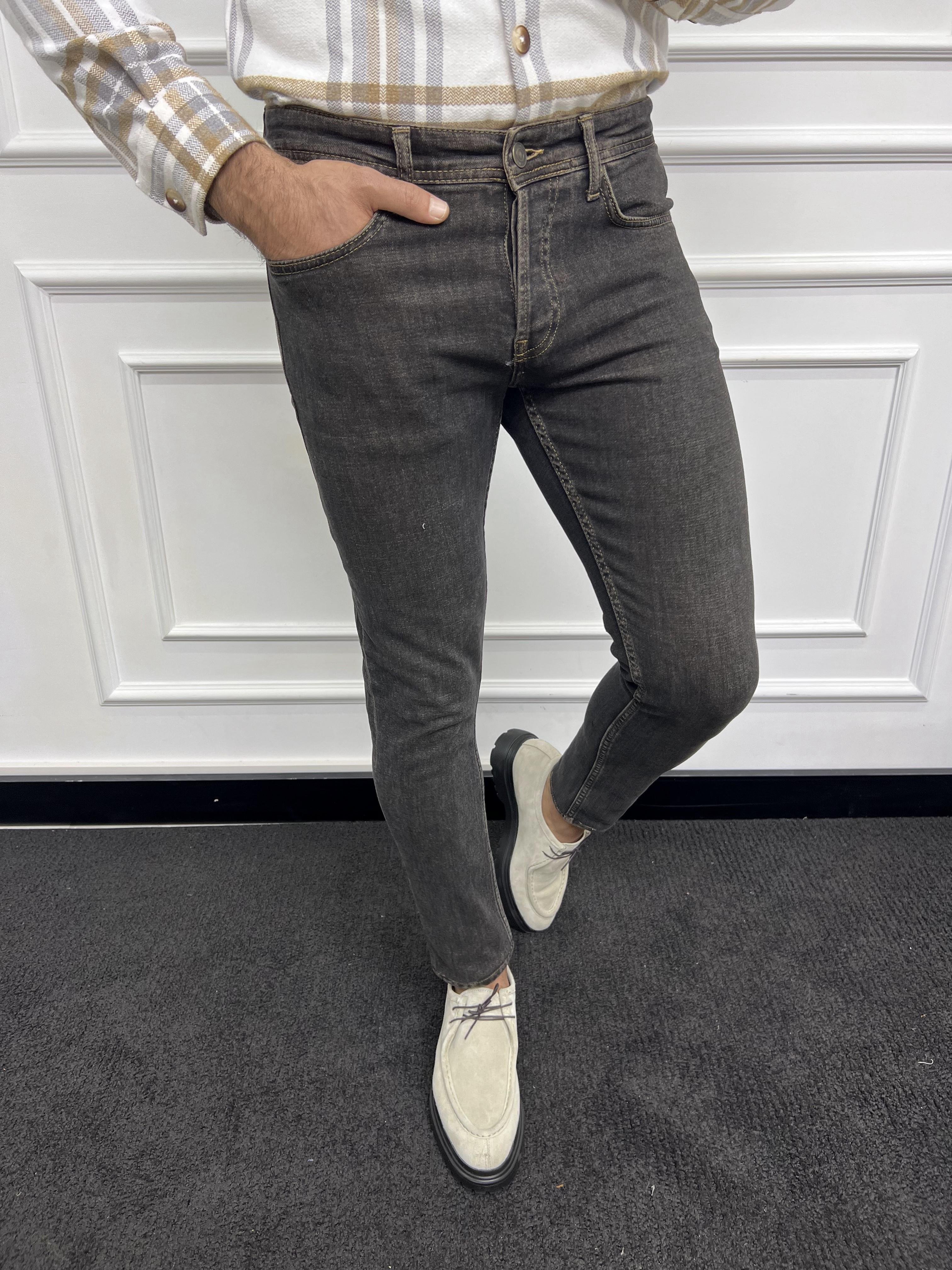 Slim Fit Jeans ürünü JEANS CLOTHING kategorisinde sizleri bekliyor.