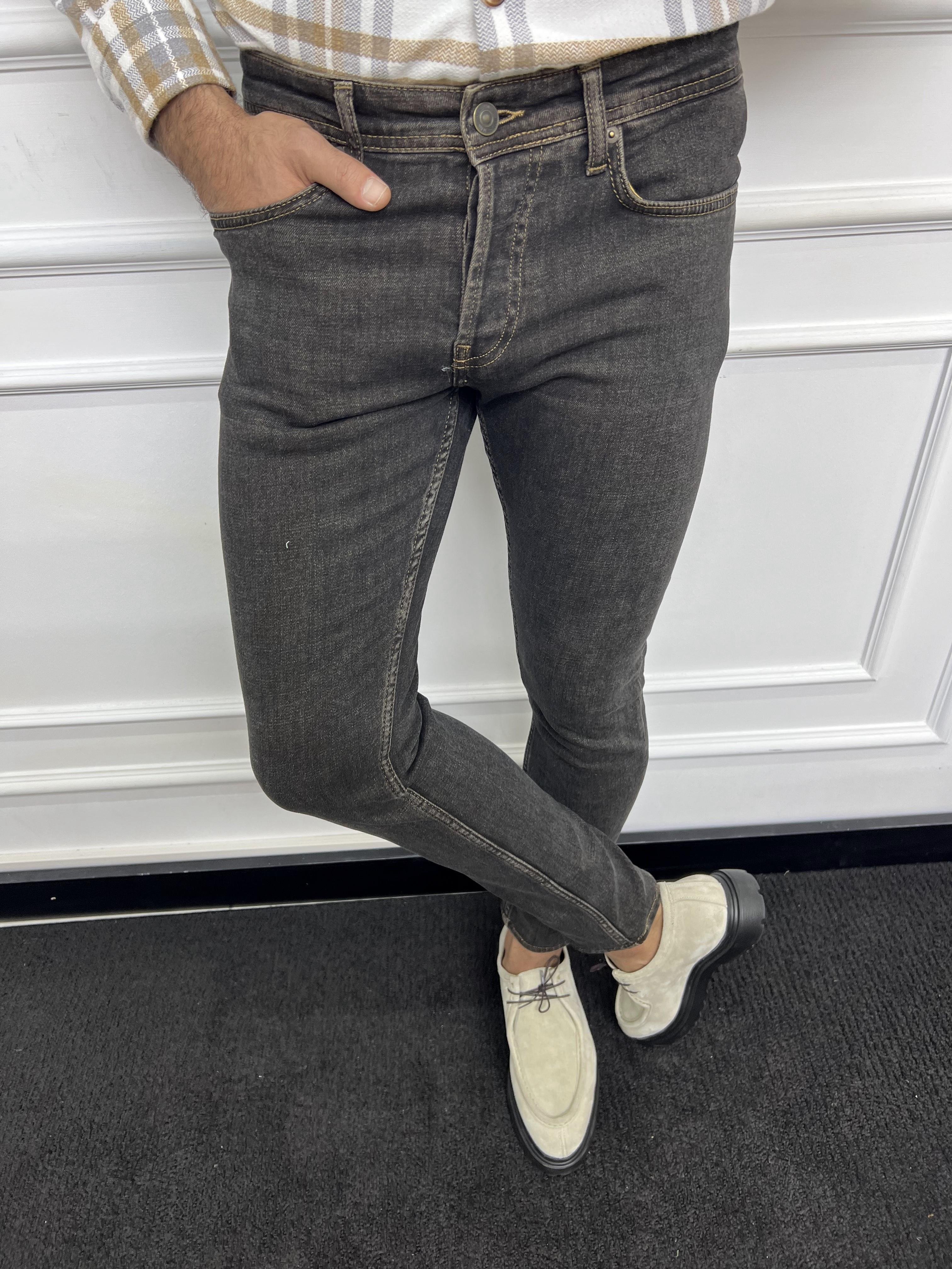 Slim Fit Jeans ürünü JEANS CLOTHING kategorisinde sizleri bekliyor.