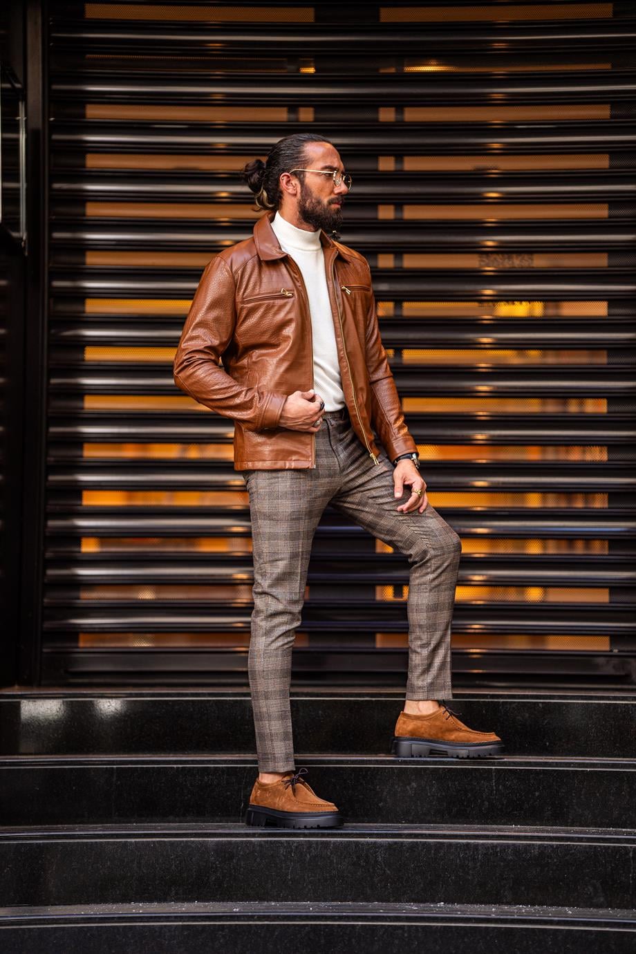 Slim Fit Special Design Leather Jacket ürünü OUTERWEAR kategorisinde sizleri bekliyor.